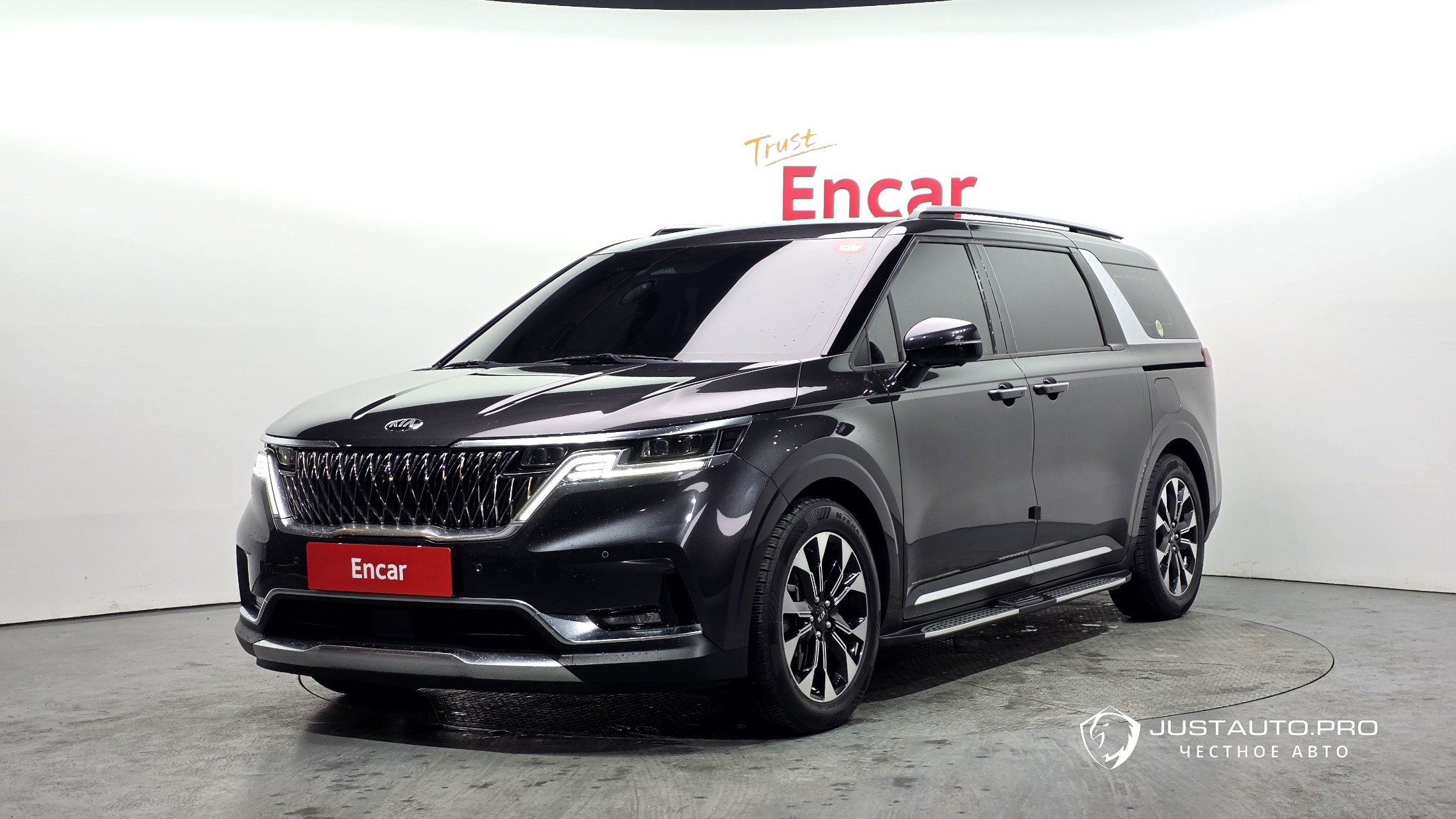 Автомобиль Kia Canival