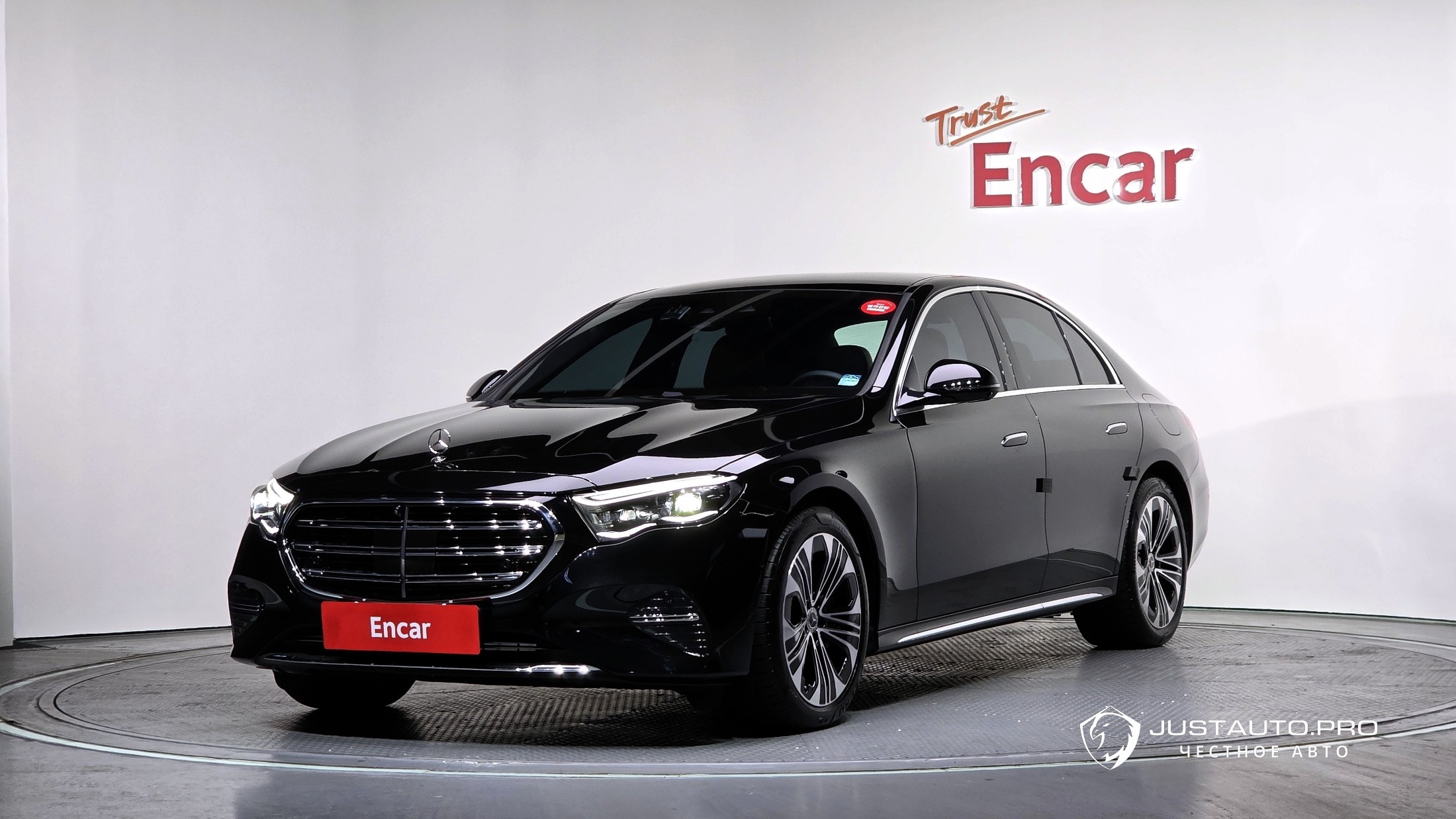 Автомобиль Mercedes-Benz E-Class