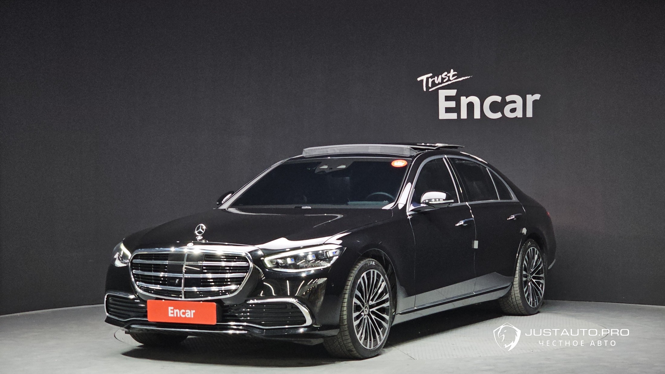 Автомобиль Mercedes-Benz S-Class