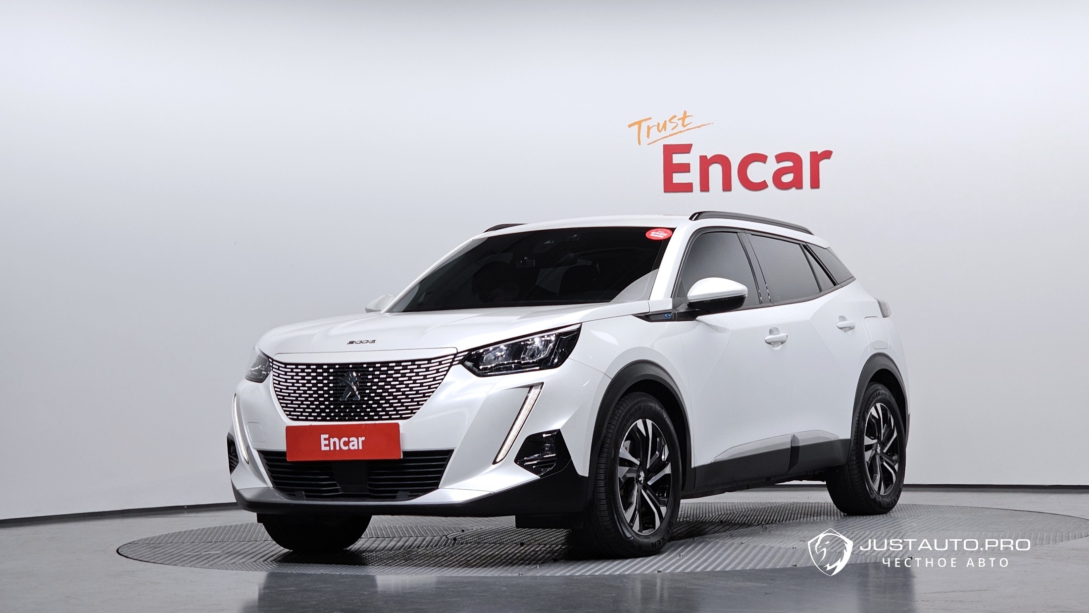 Автомобиль Peugeot 2008