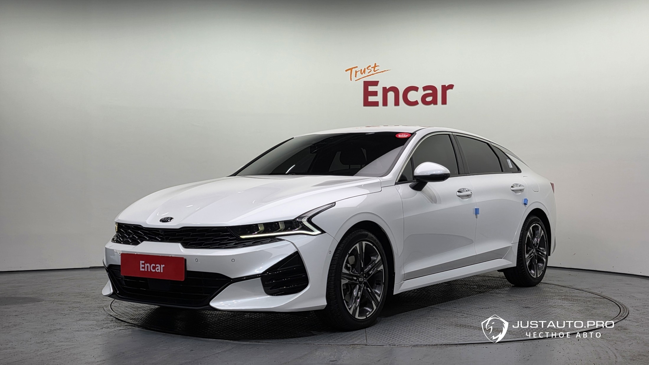 Автомобиль Kia K5