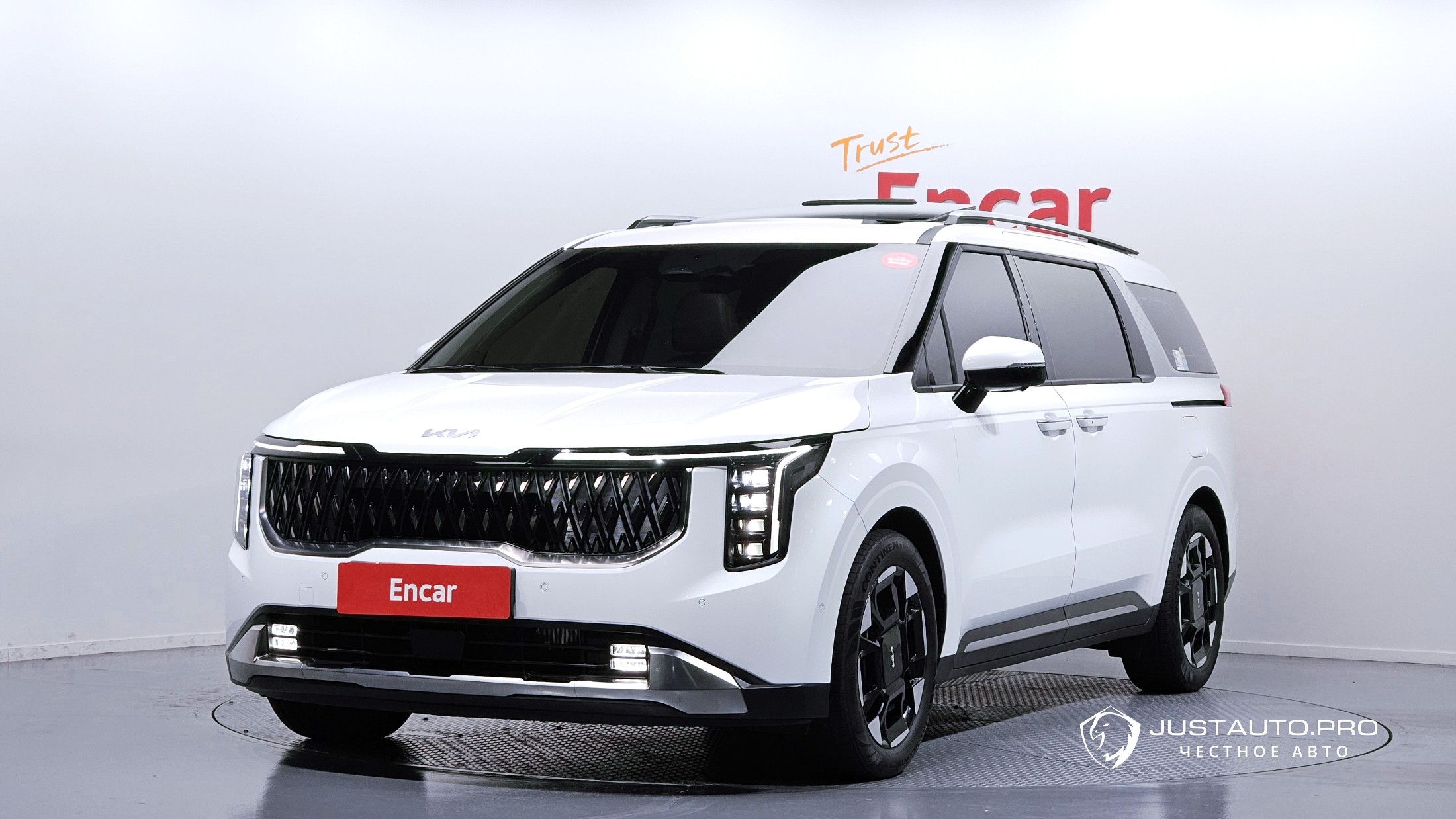 Автомобиль Kia Canival