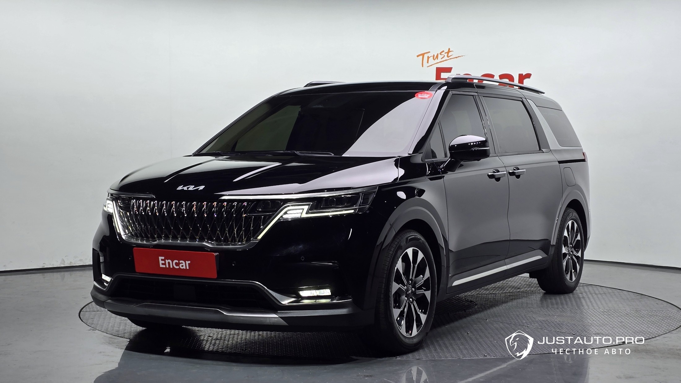 Автомобиль Kia Canival