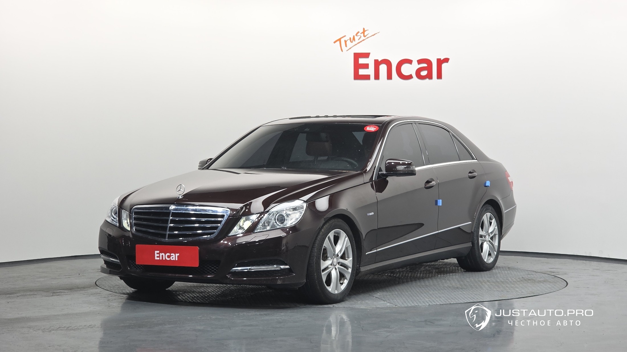 Автомобиль Mercedes-Benz E-Class