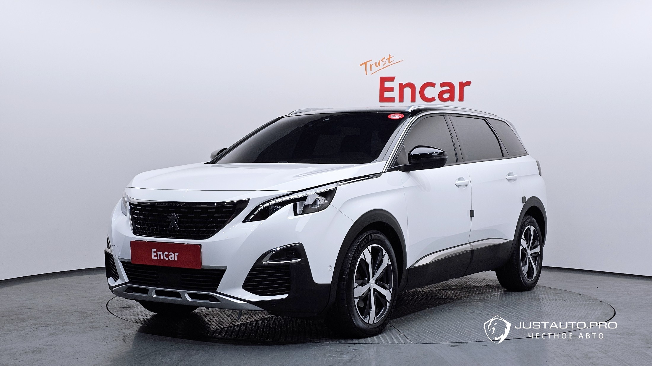 Автомобиль Peugeot 5008