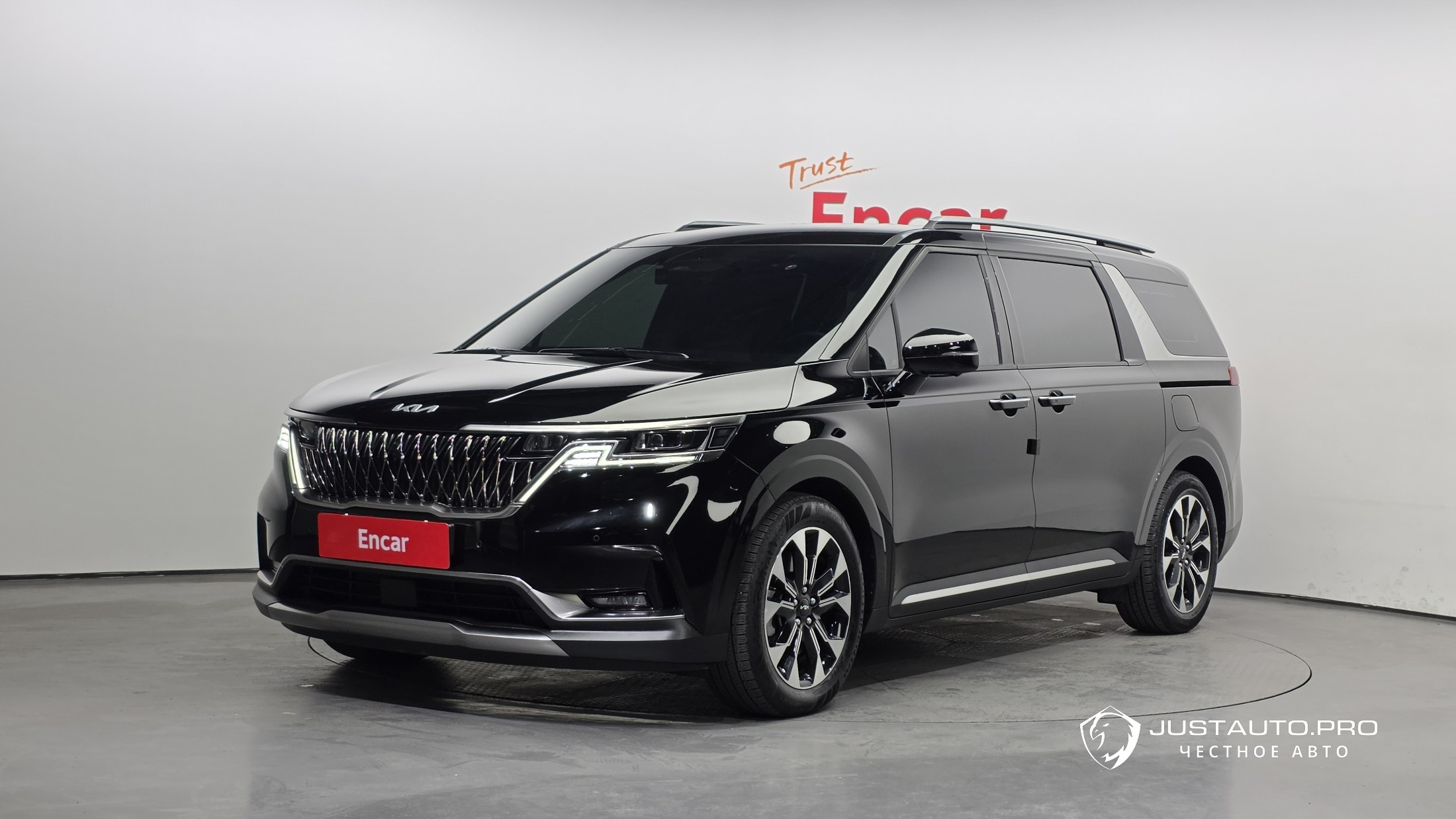 Автомобиль Kia Canival