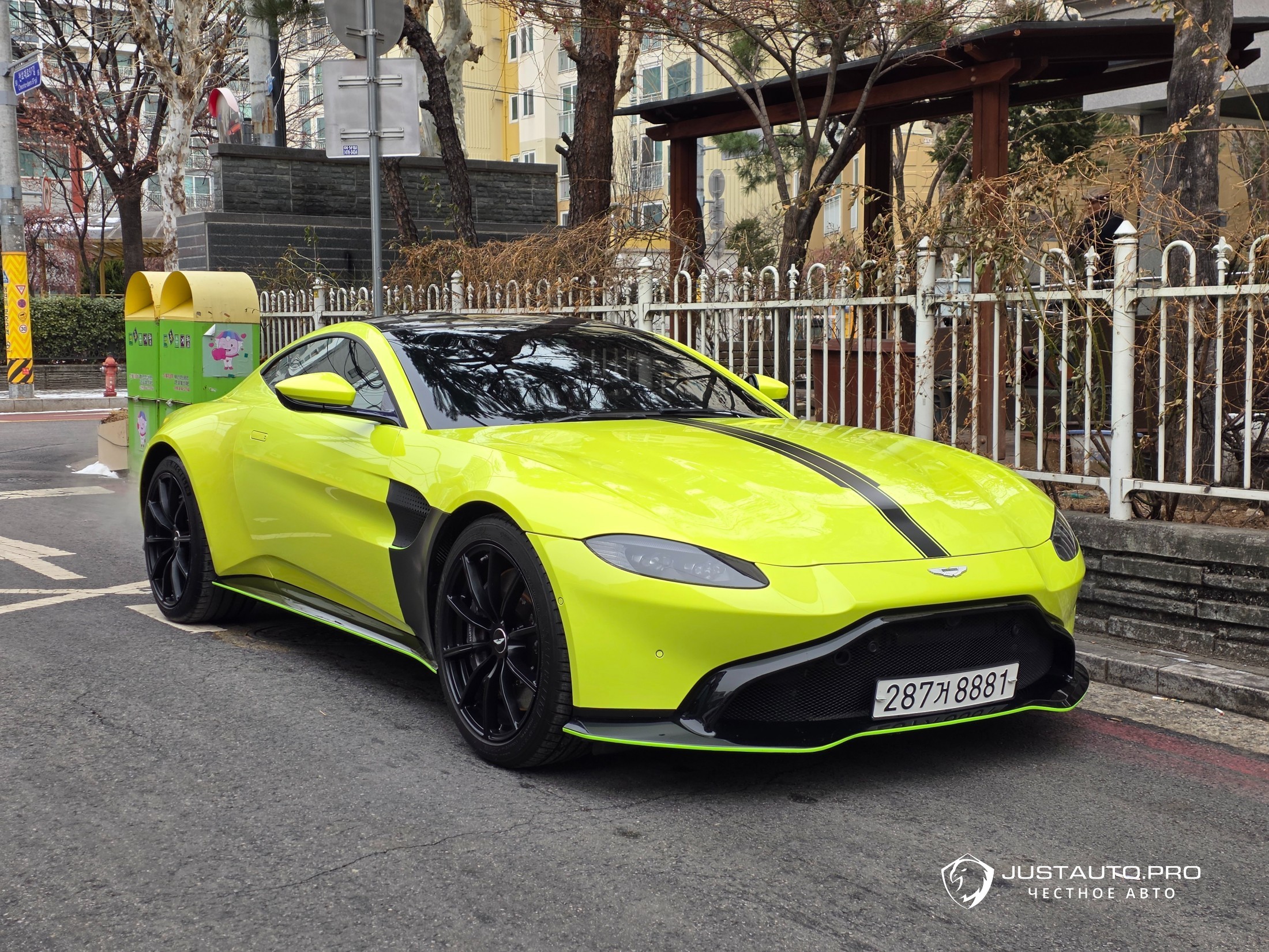 Автомобиль Astonmartin Vantage