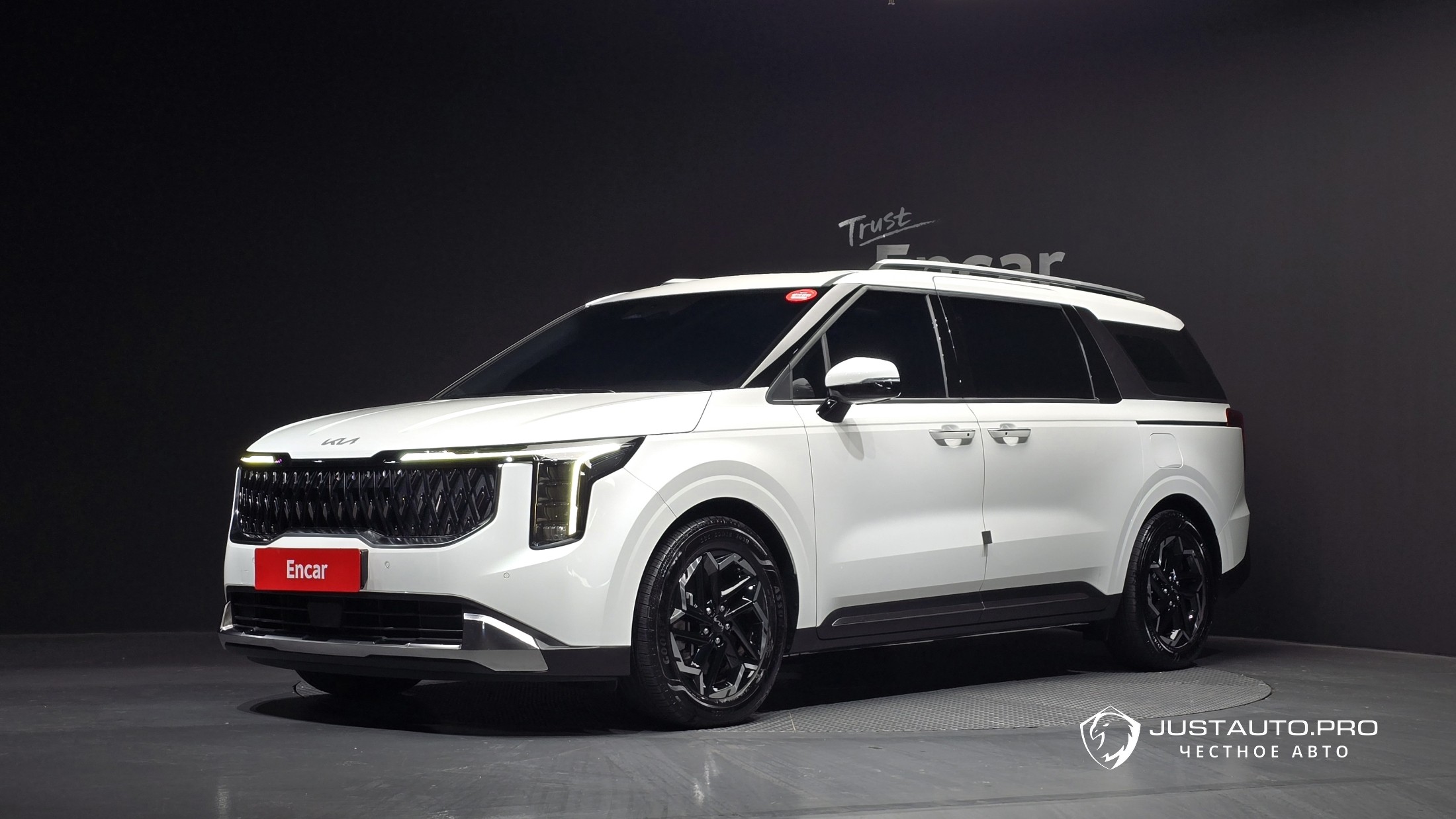 Автомобиль Kia Canival