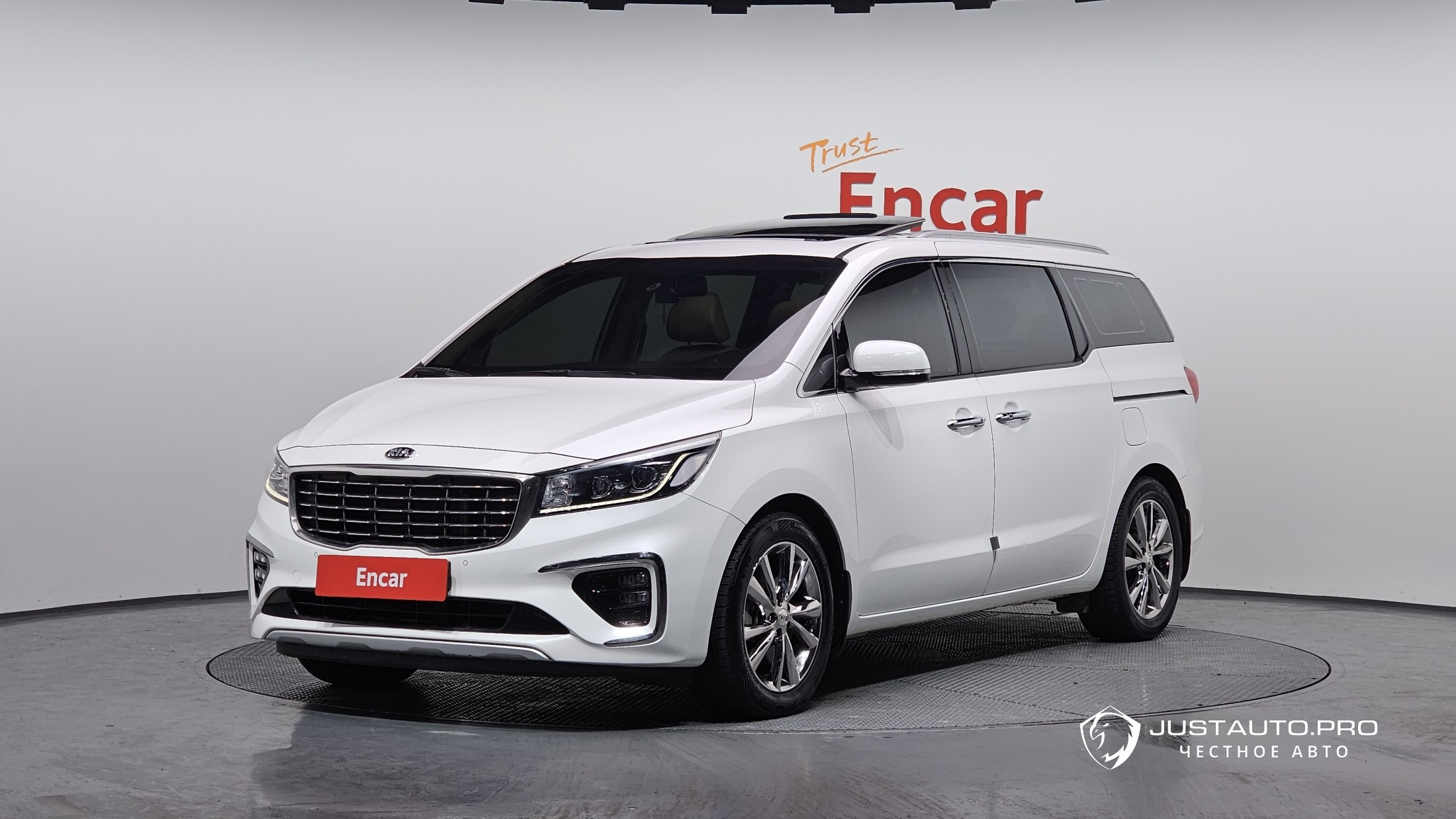 Автомобиль Kia Canival