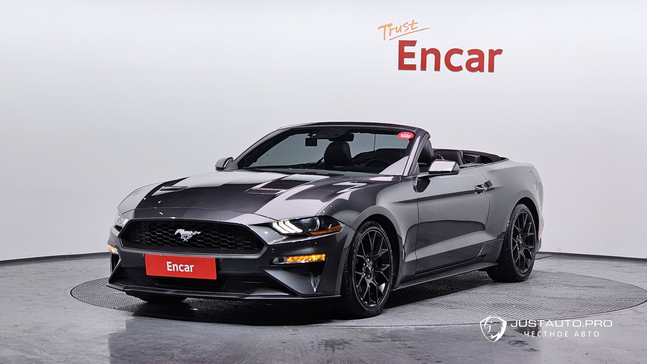 Автомобиль Ford Mustang