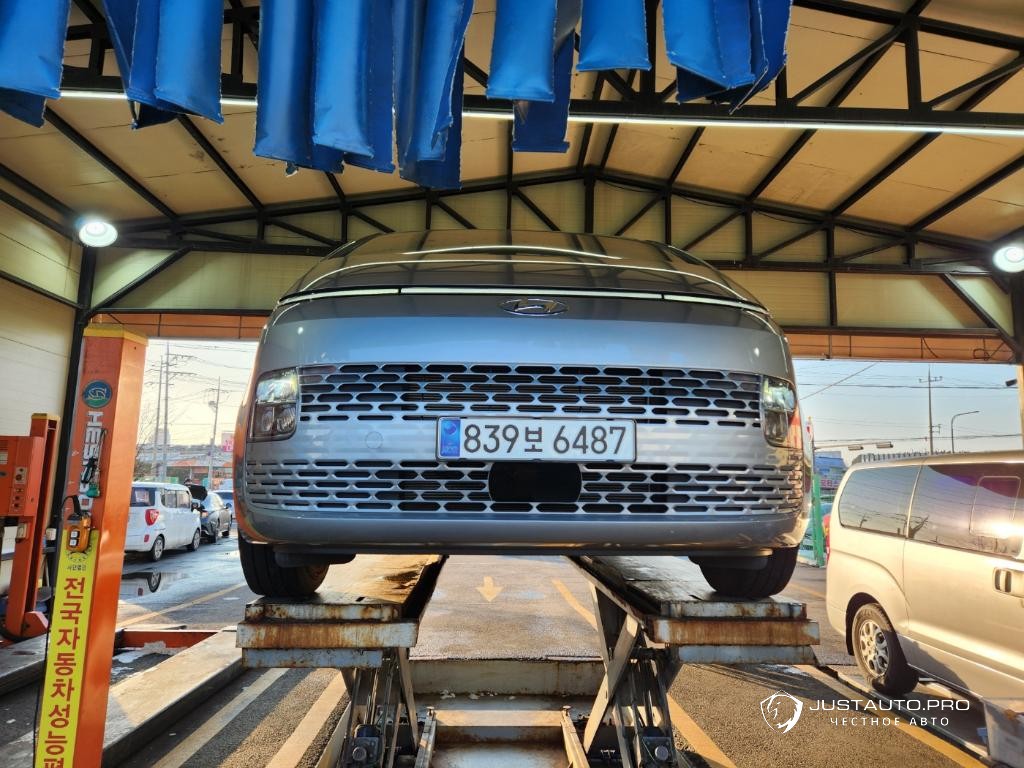 Автомобиль Hyundai Staria