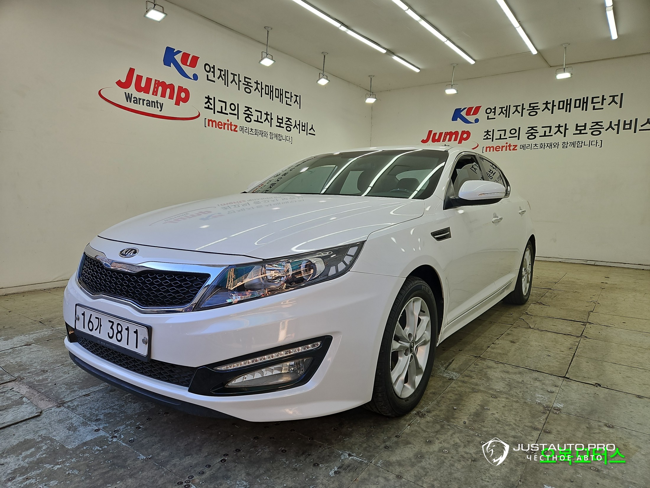 Автомобиль Kia K5