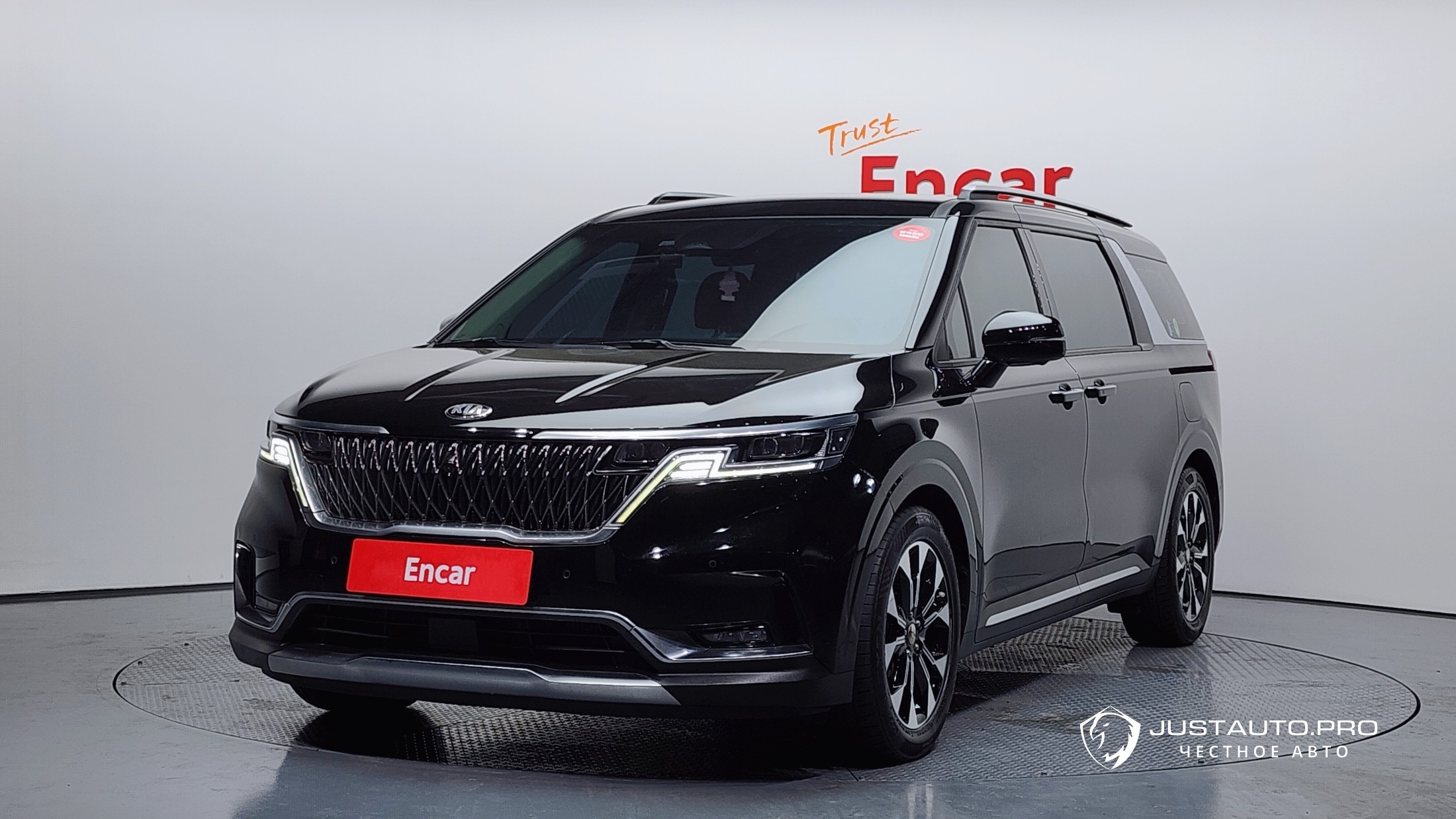 Автомобиль Kia Canival