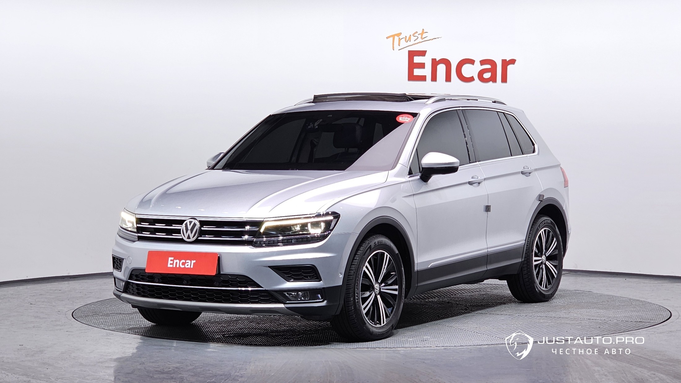 Автомобиль Volkswagen Tiguan