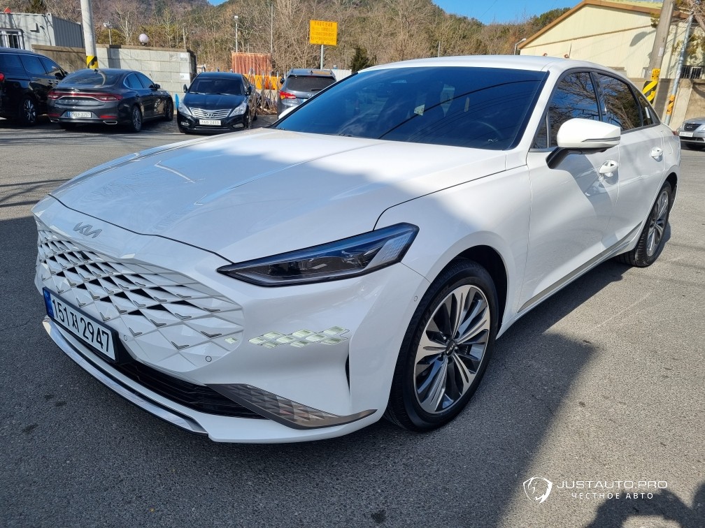 Автомобиль Kia K8