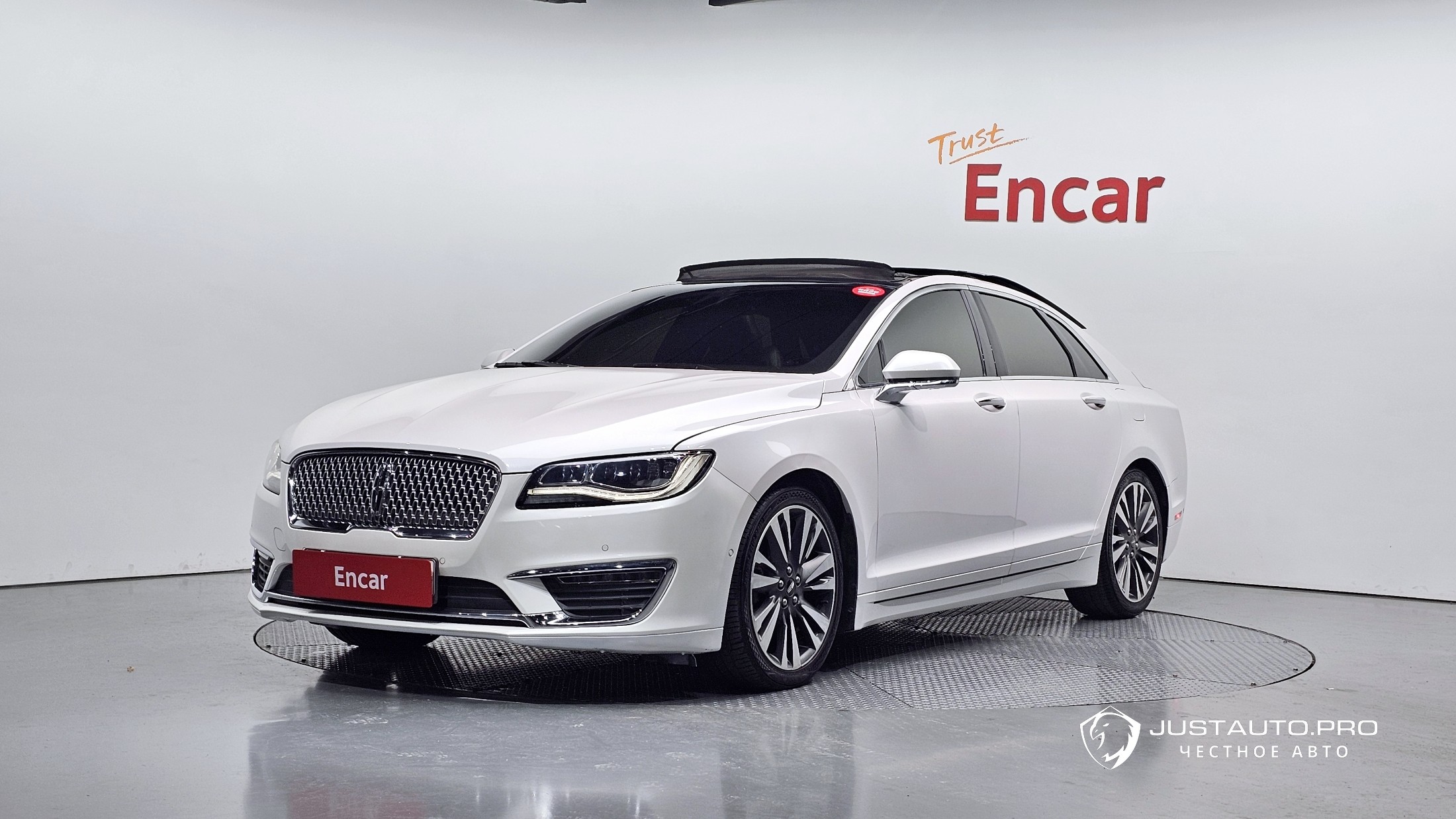 Автомобиль Lincoln MKZ