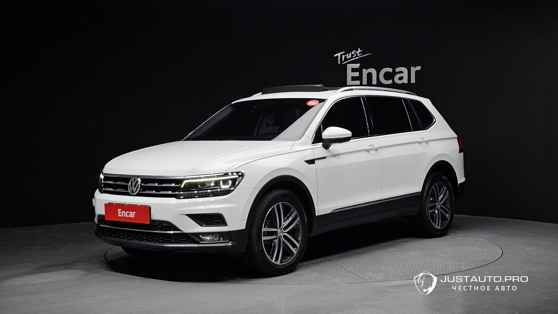 Автомобиль Volkswagen Tiguan
