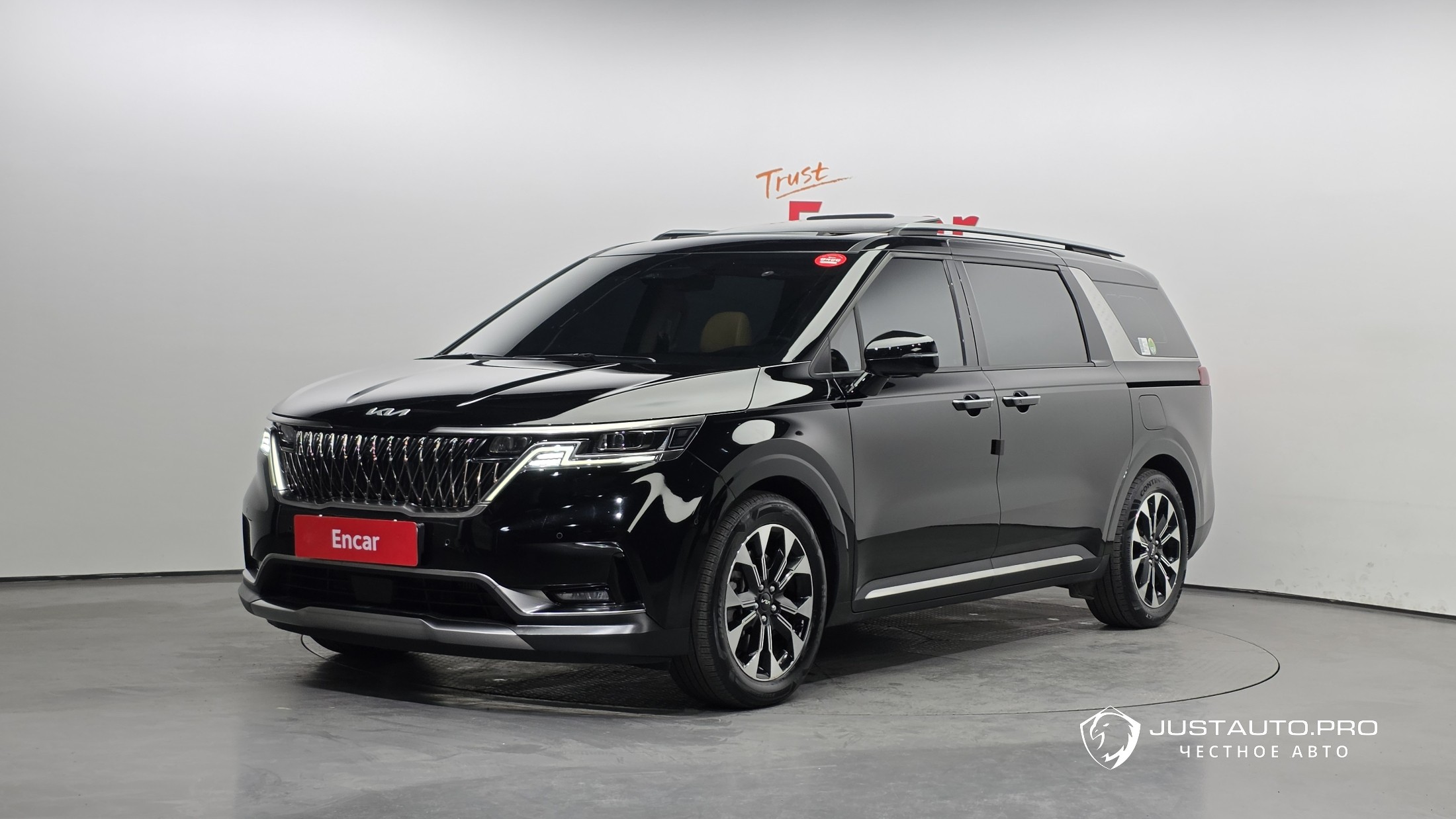 Автомобиль Kia Canival