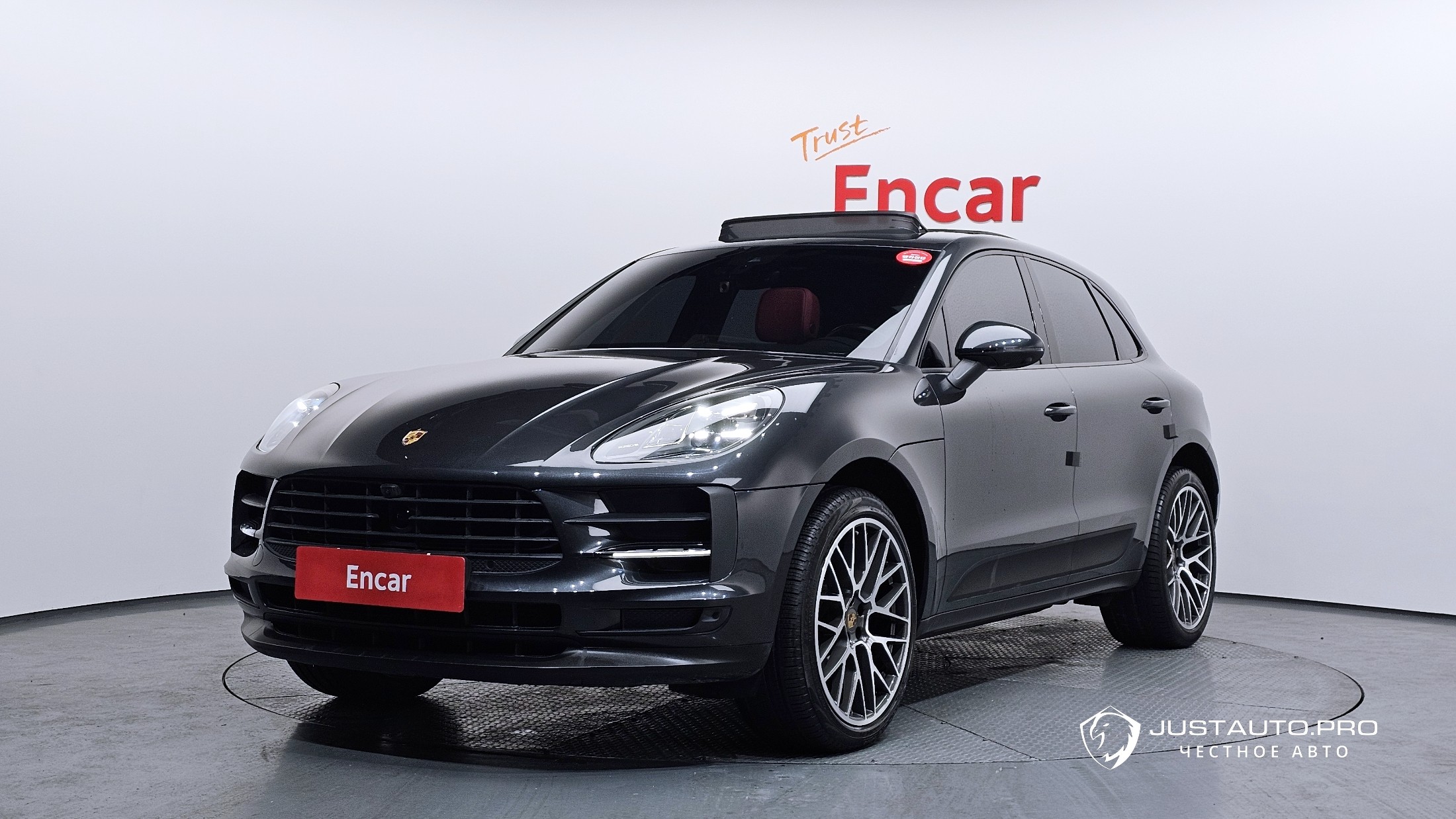 Автомобиль Porsche Macan