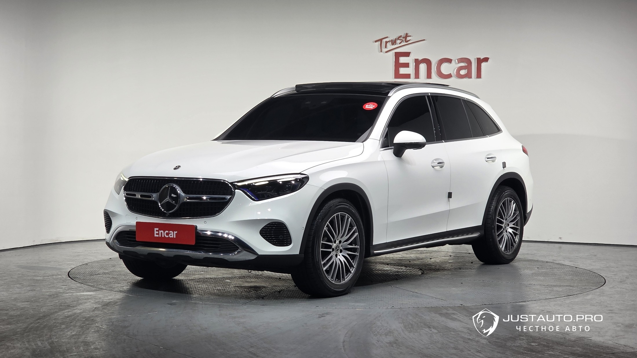 Автомобиль Mercedes-Benz GLC-Class