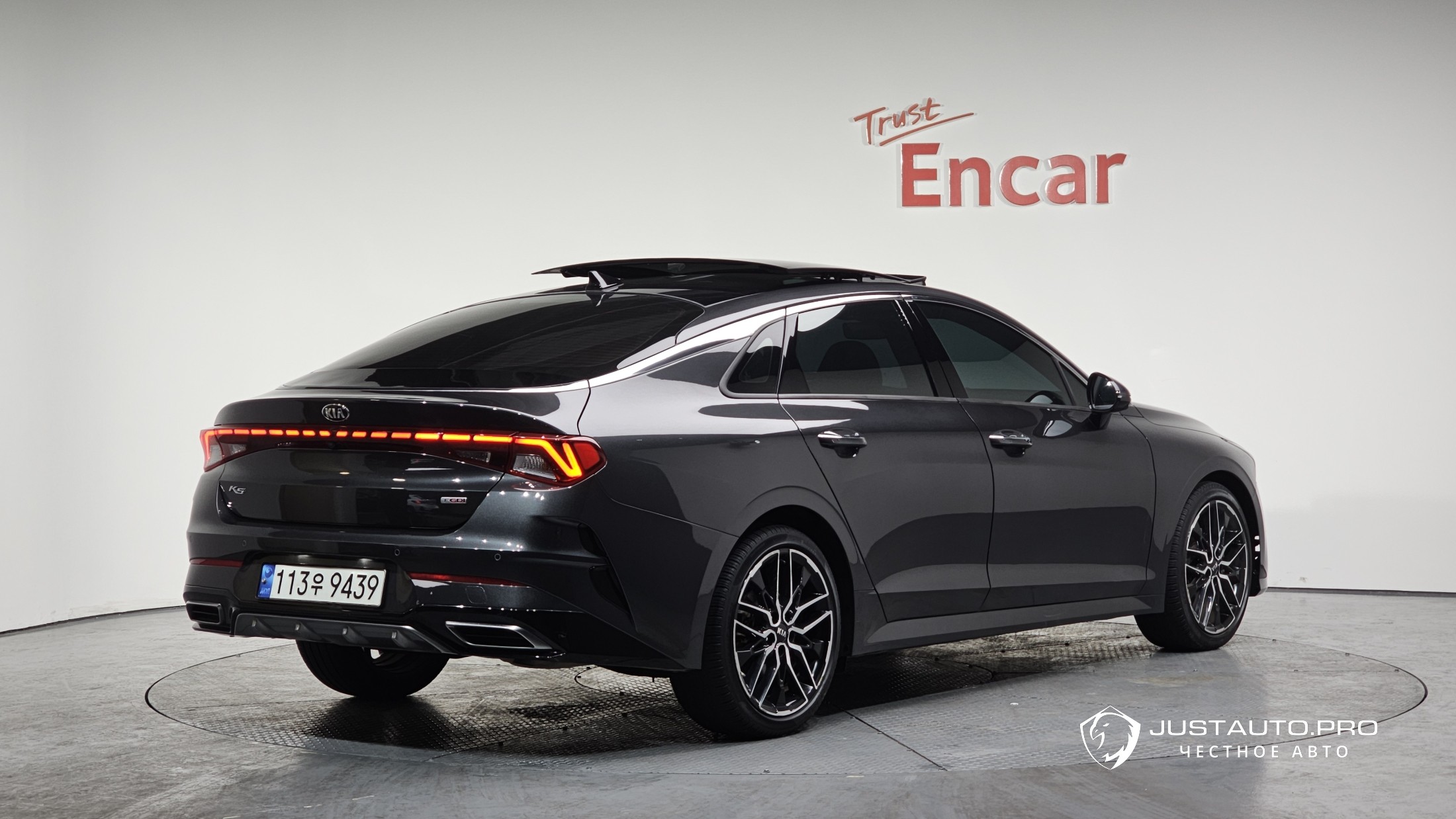 Автомобиль Kia K5