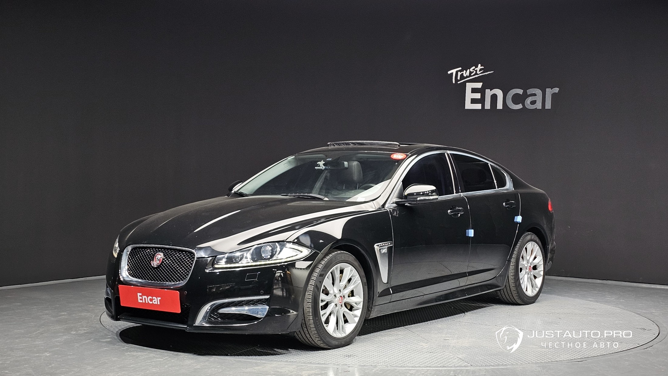 Автомобиль Jaguar XF