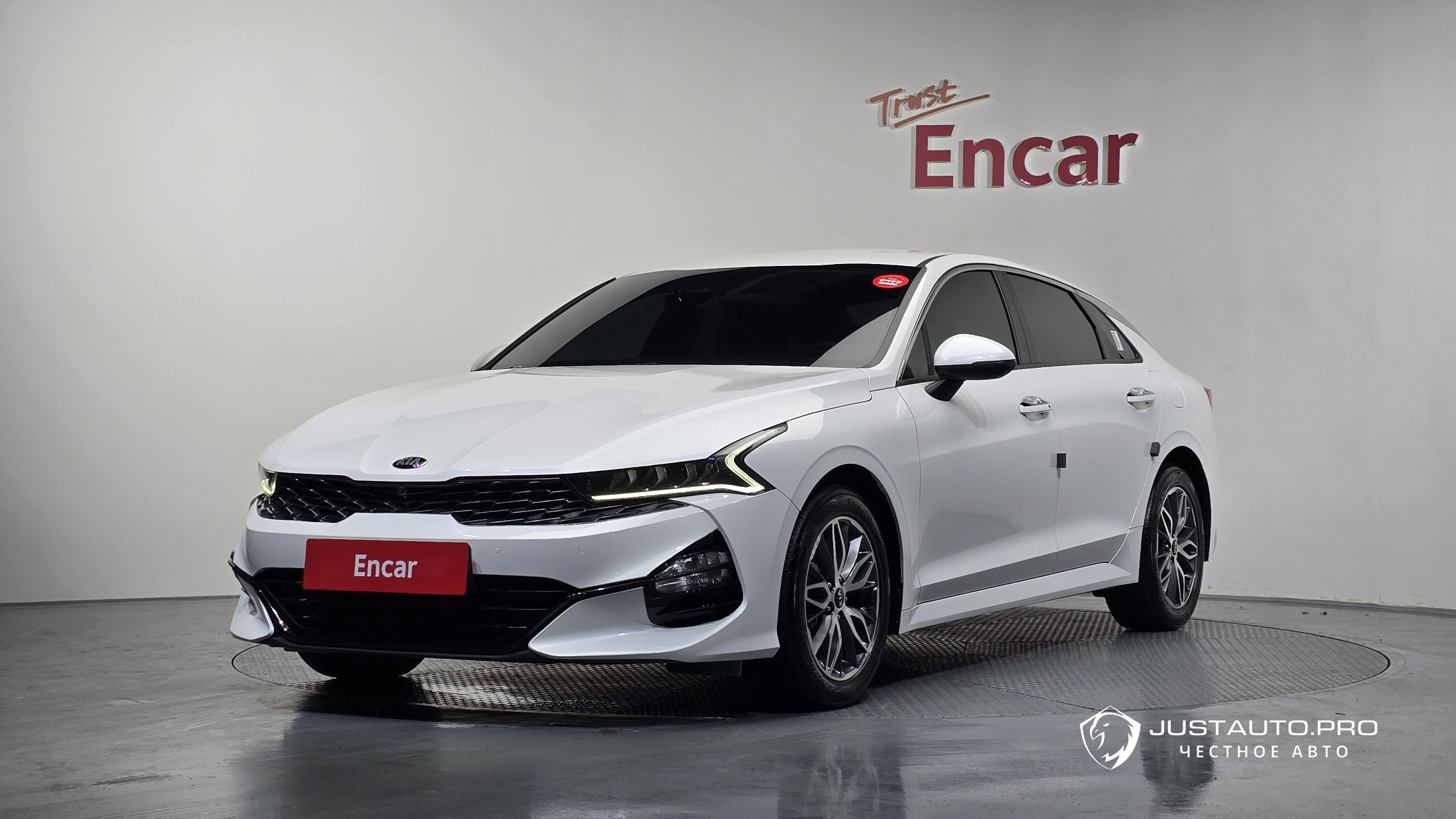 Автомобиль Kia K5