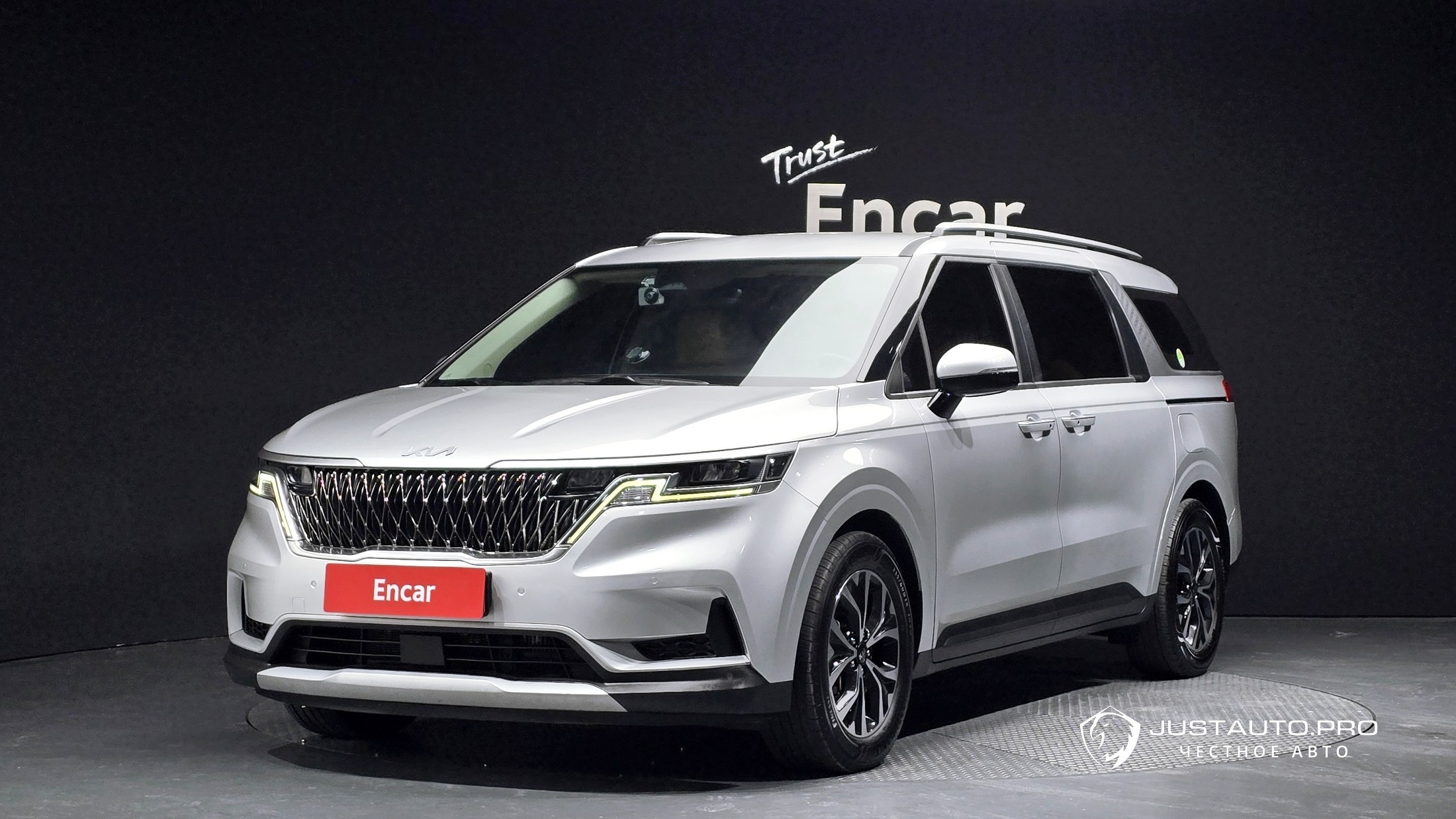 Автомобиль Kia Canival