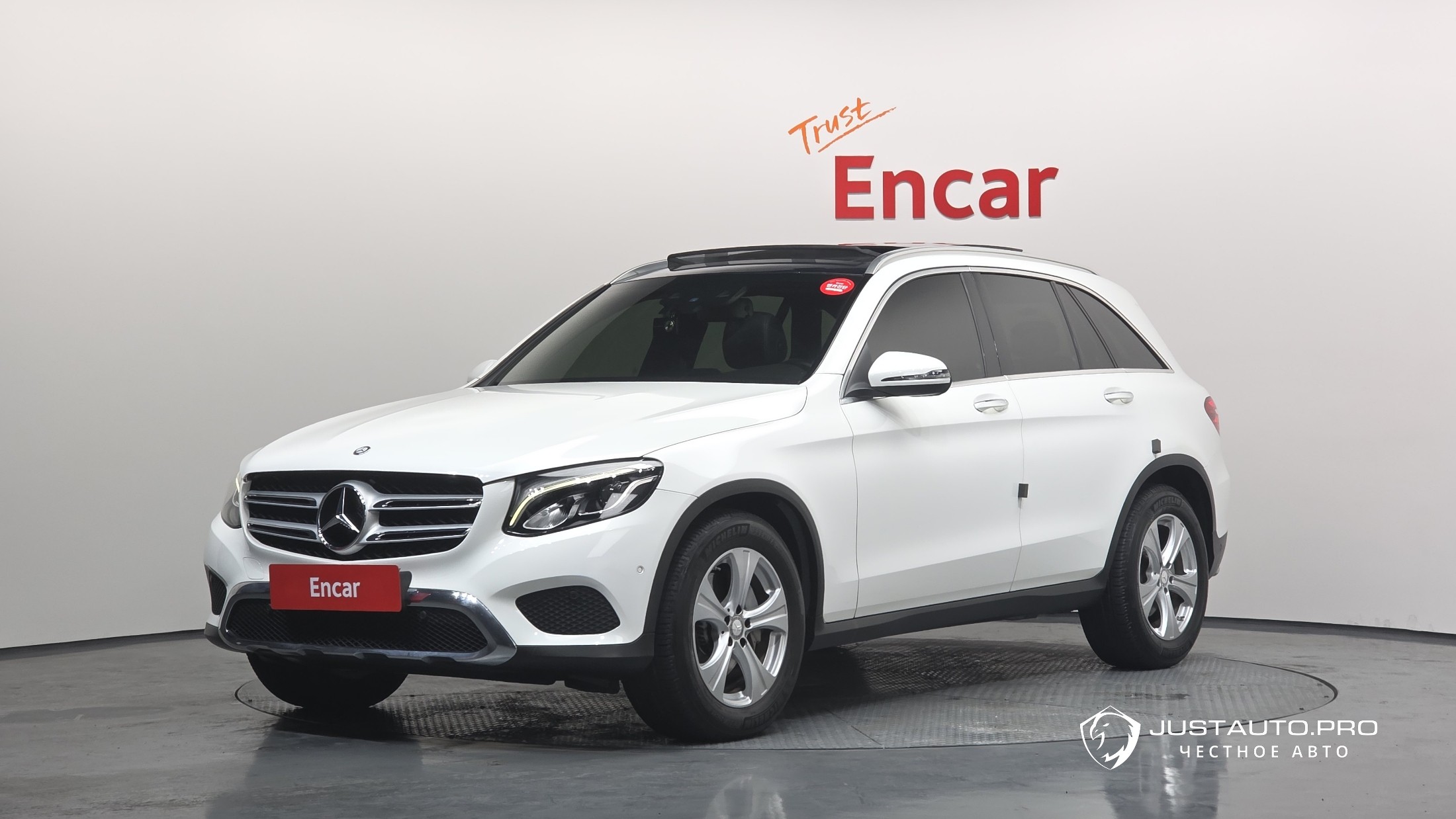 Автомобиль Mercedes-Benz GLC-Class