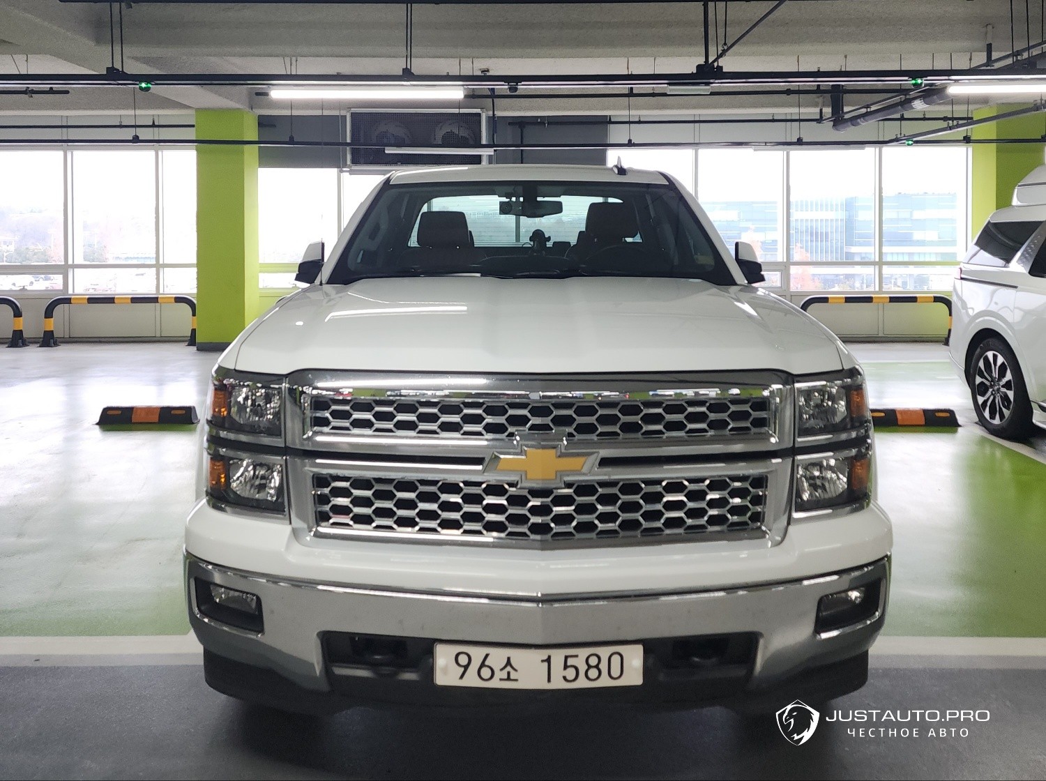 Автомобиль Chevrolet Silverado