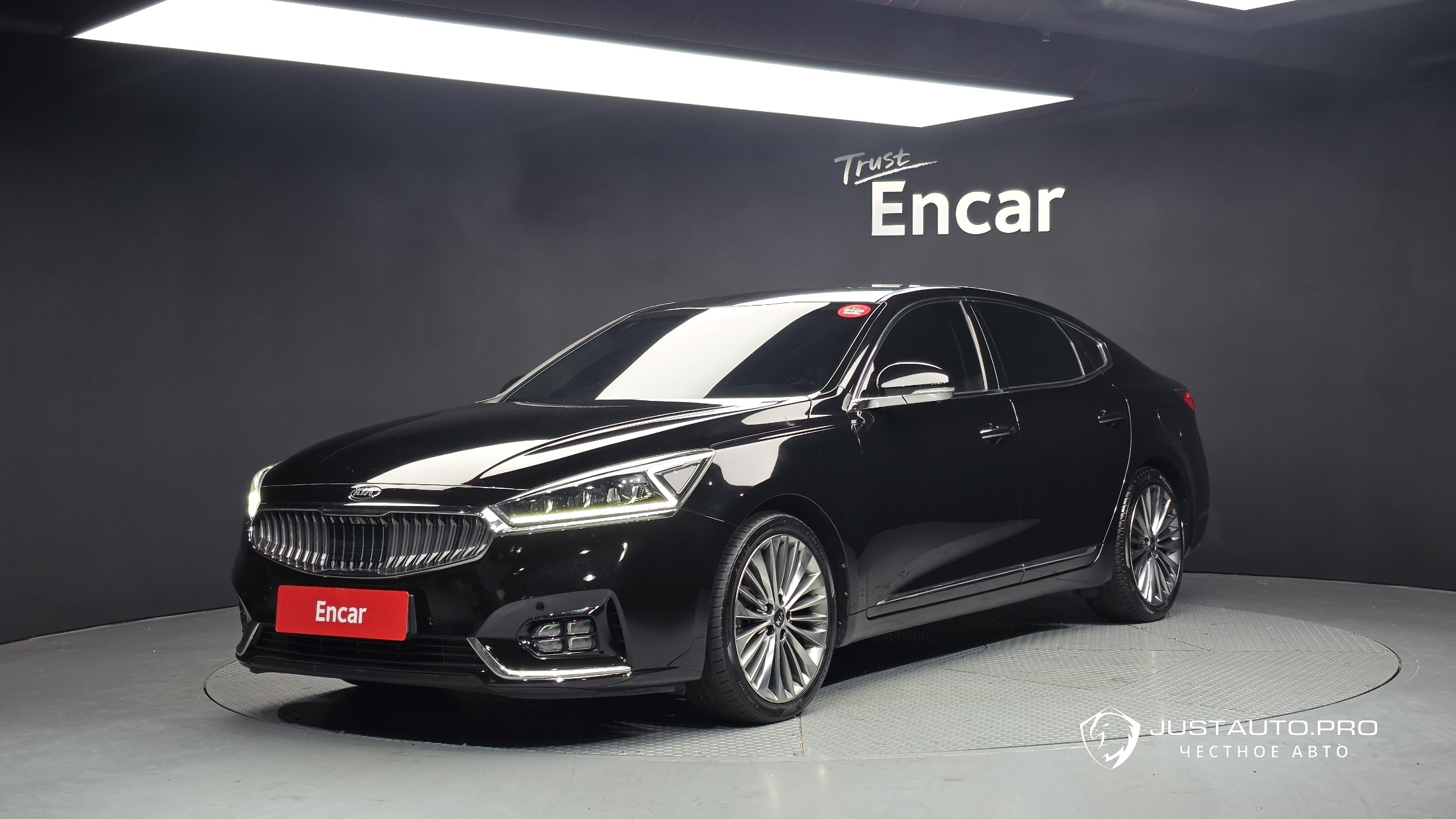 Автомобиль Kia K7