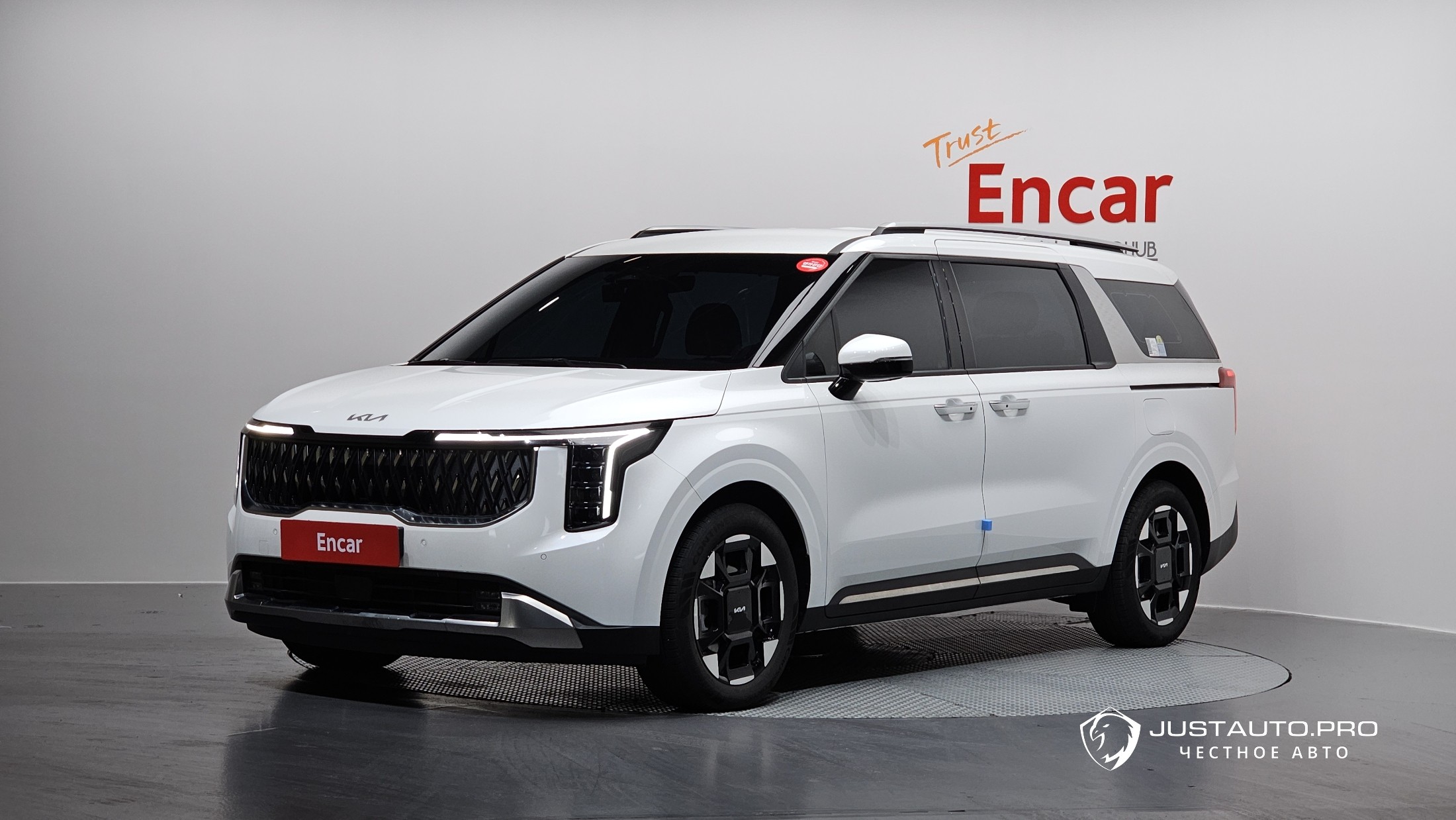 Автомобиль Kia Canival