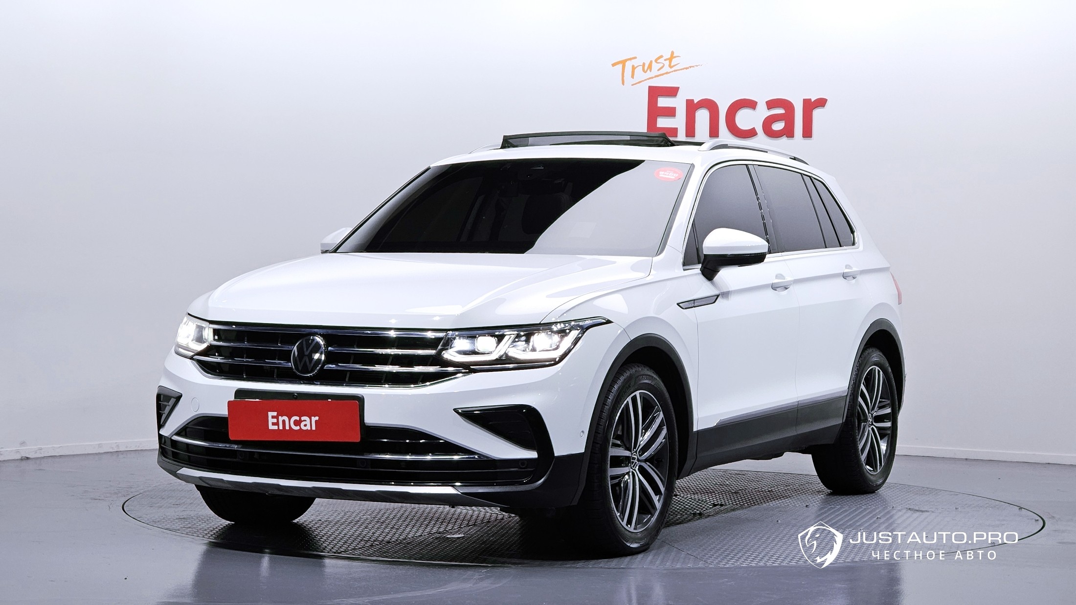 Автомобиль Volkswagen Tiguan