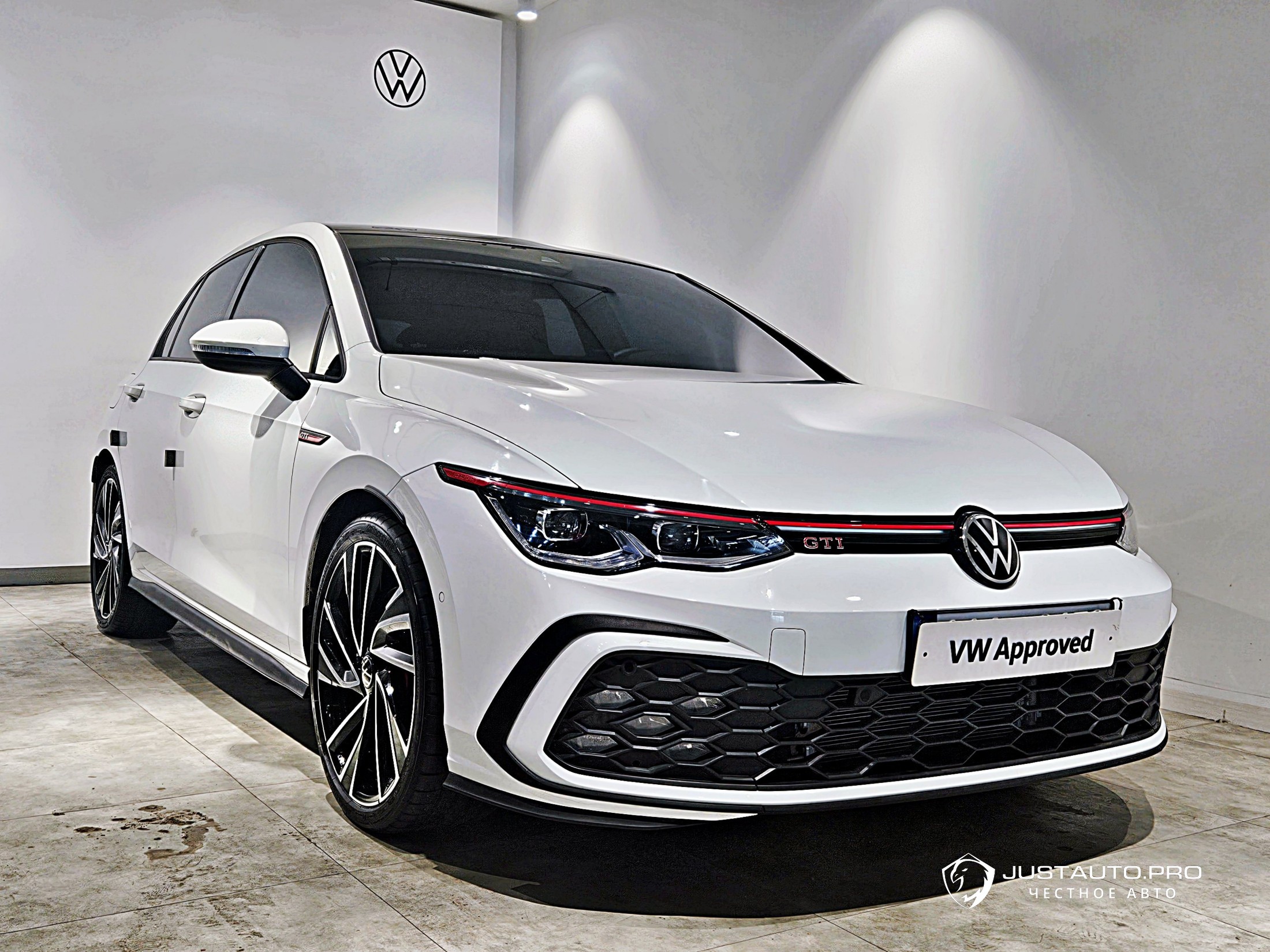 Автомобиль Volkswagen Golf