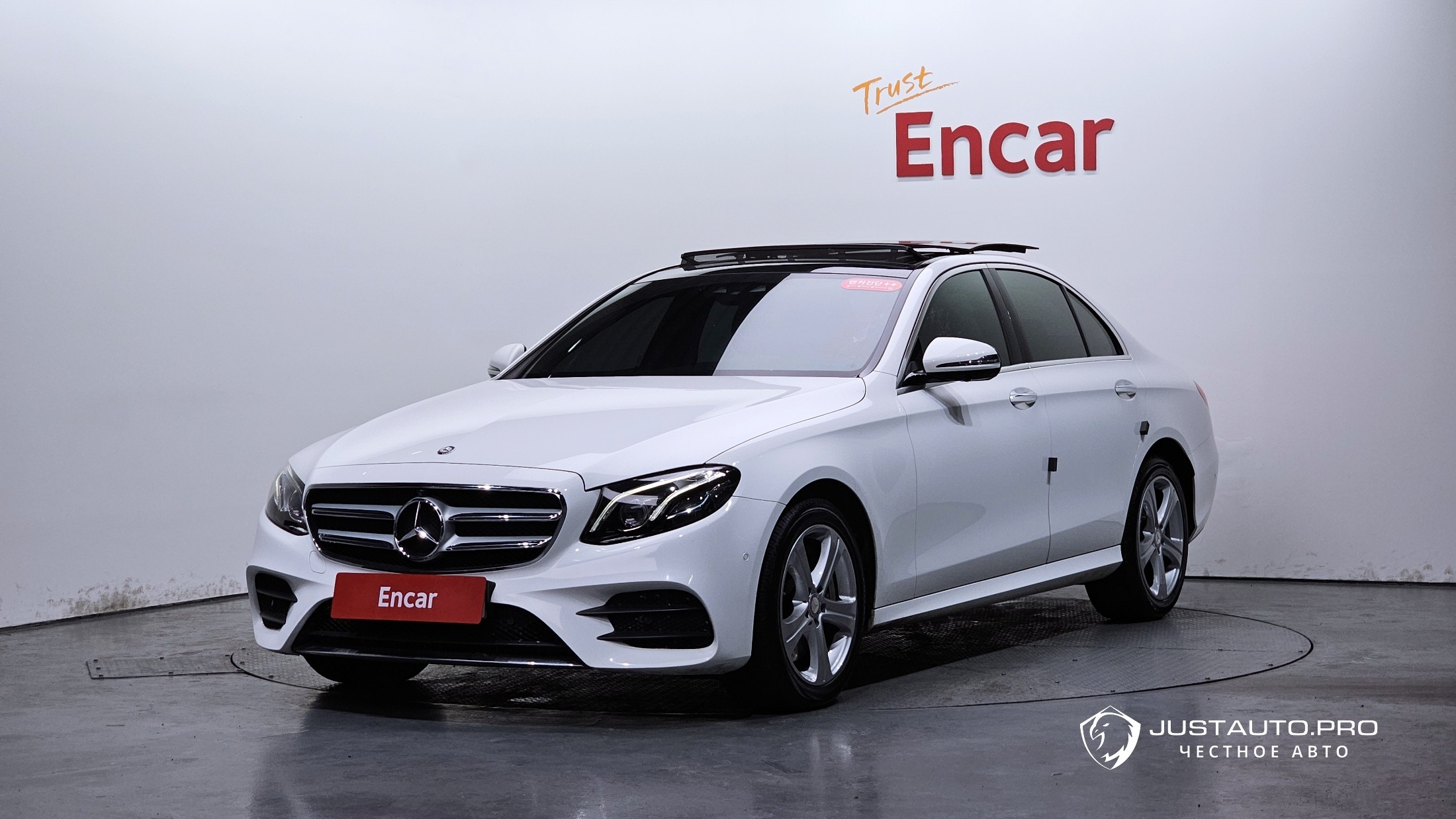 Автомобиль Mercedes-Benz E-Class