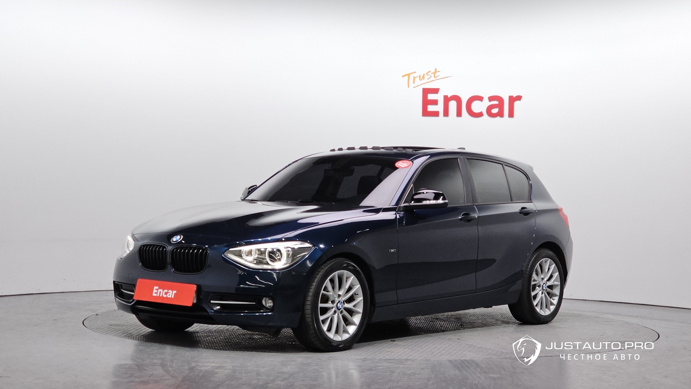 Автомобиль BMW 1-Series