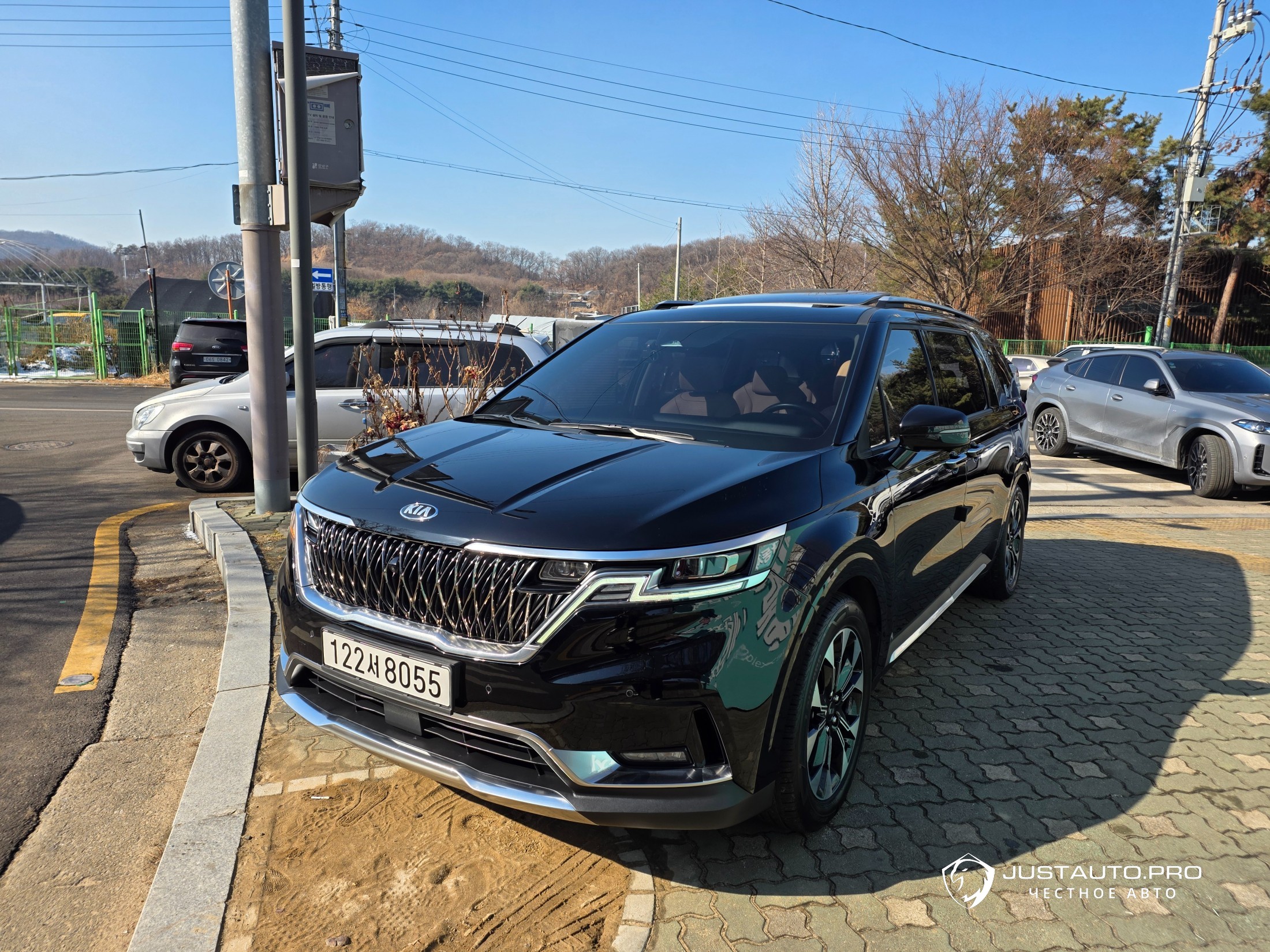 Автомобиль Kia Canival