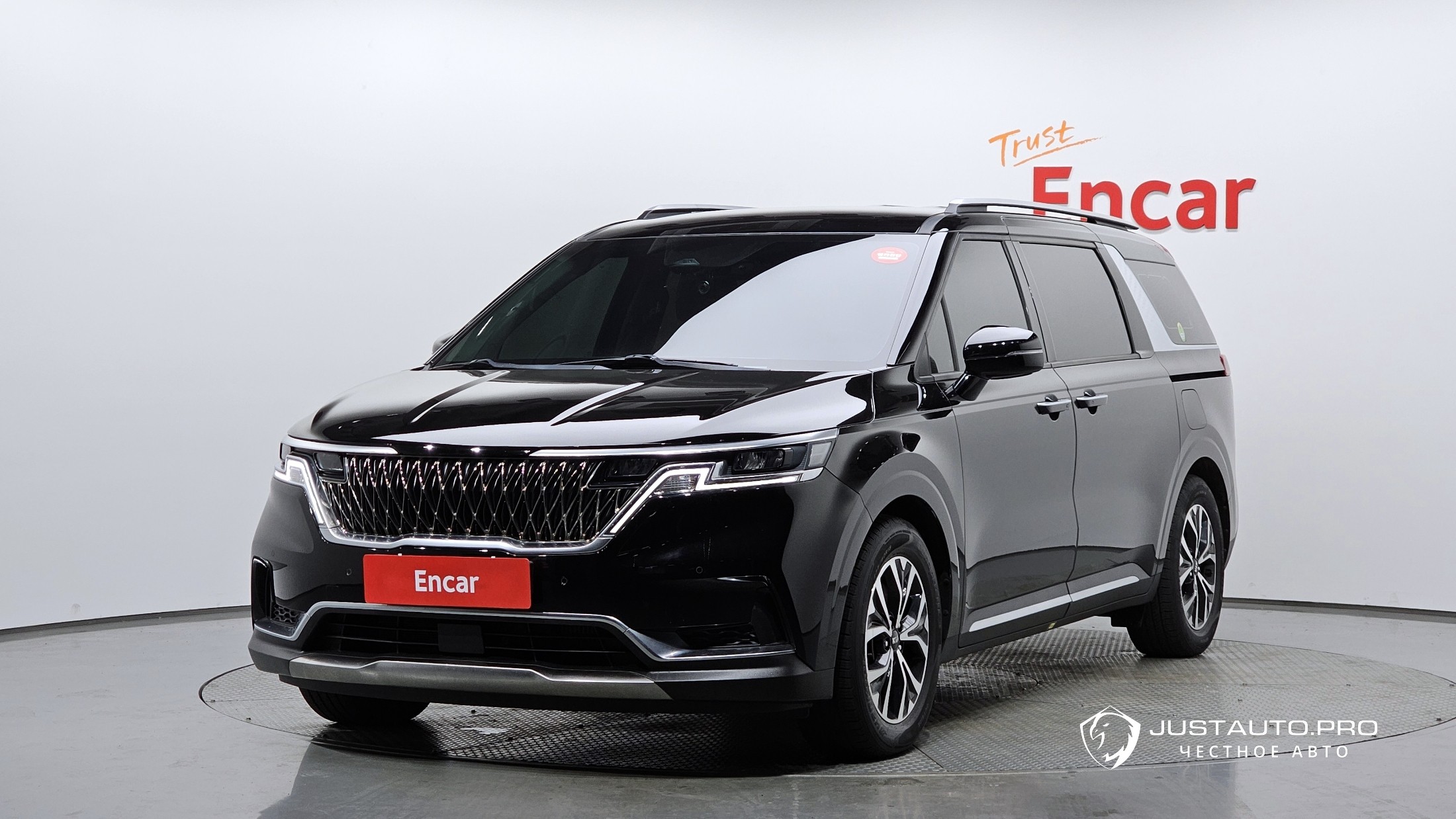 Автомобиль Kia Canival