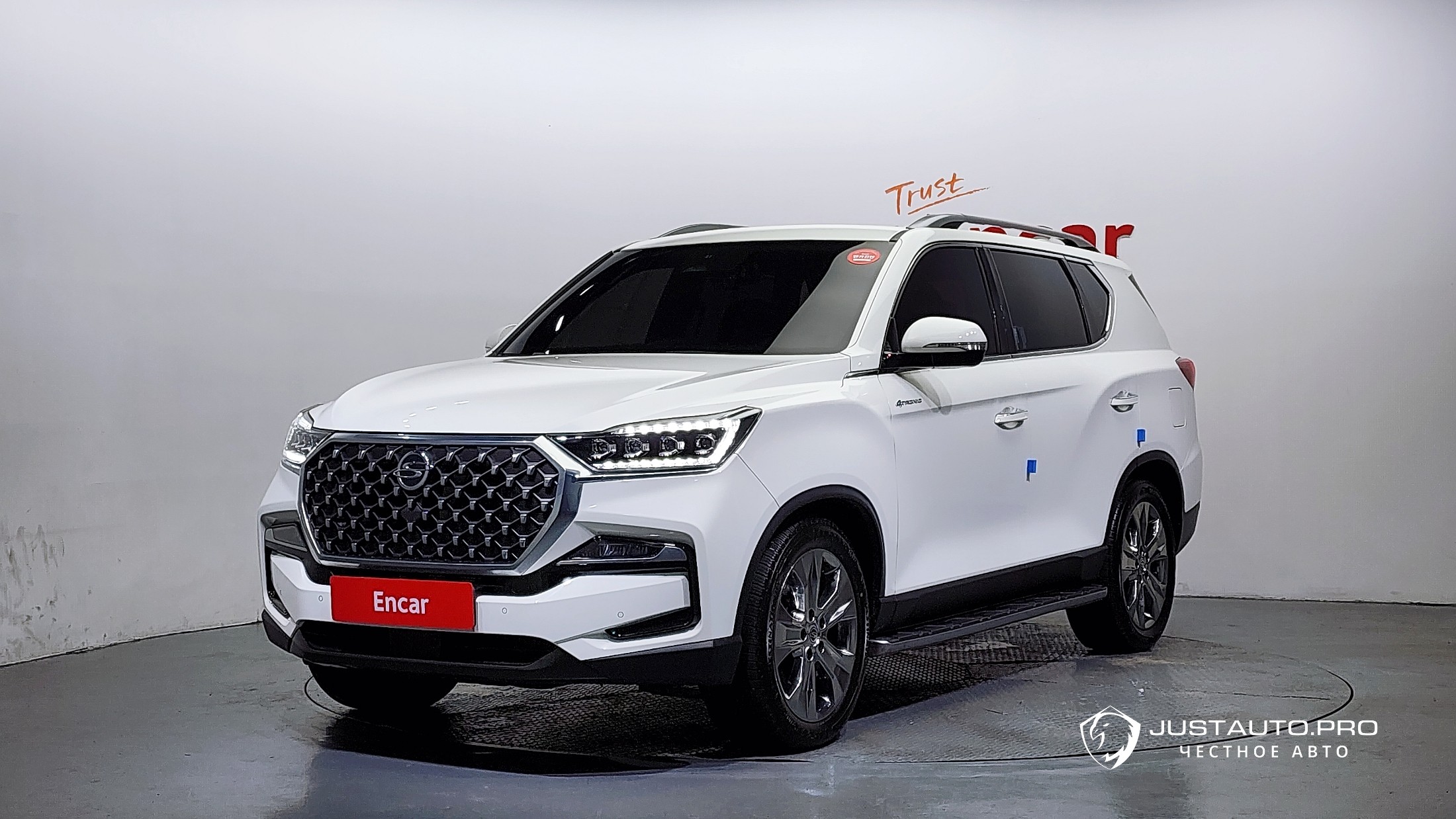 Автомобиль KG_Mobility_Ssangyong Rexton