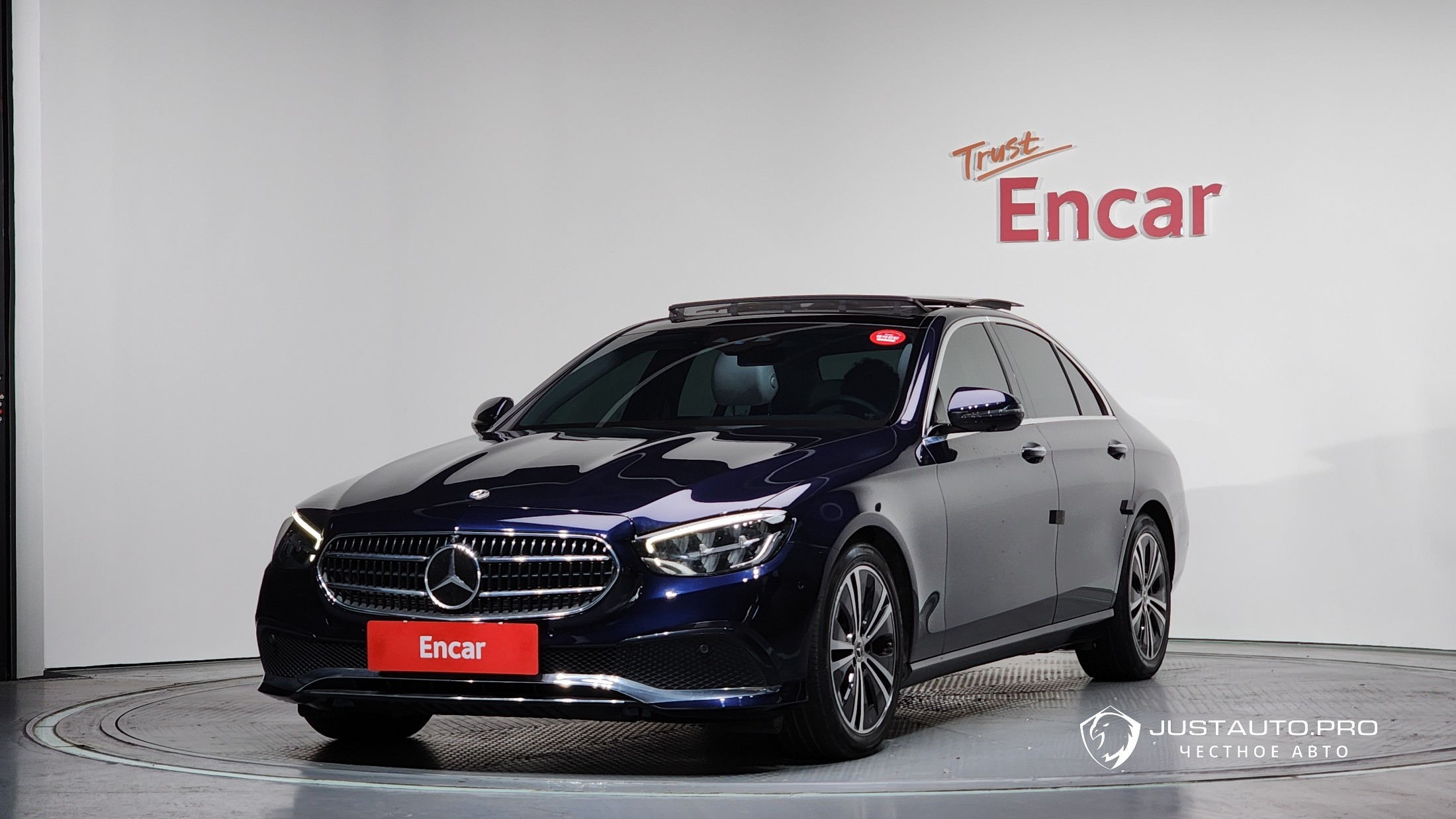 Автомобиль Mercedes-Benz E-Class