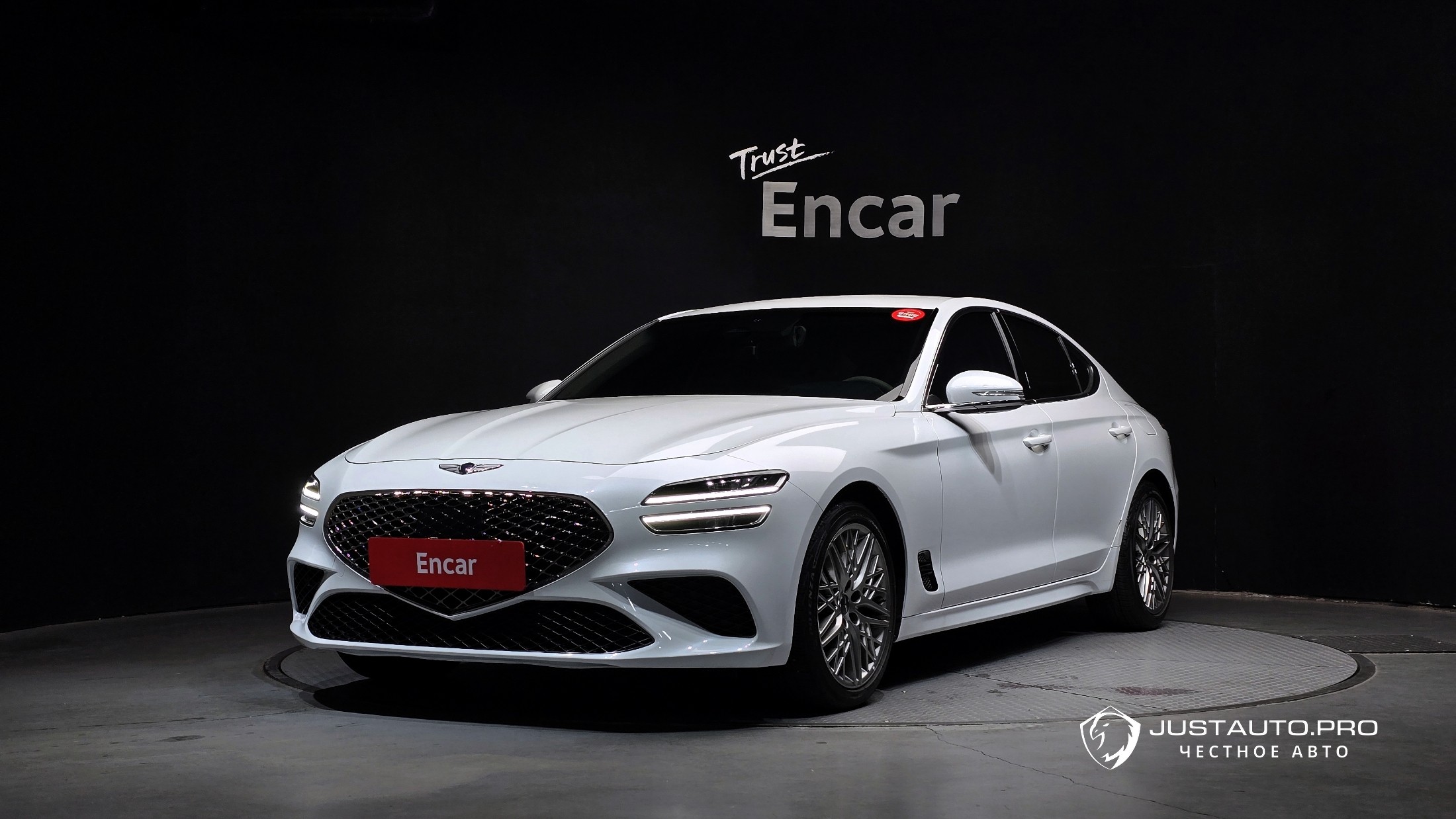 Автомобиль Genesis G70