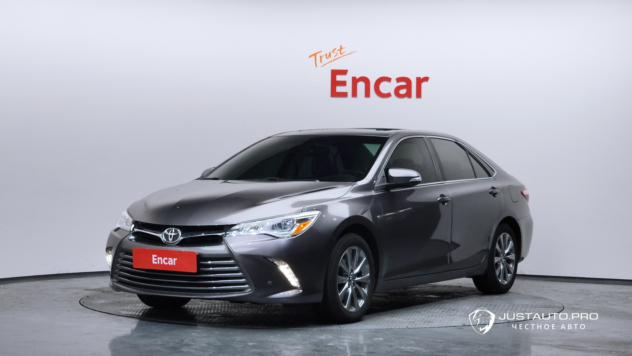 Автомобиль Toyota Camry