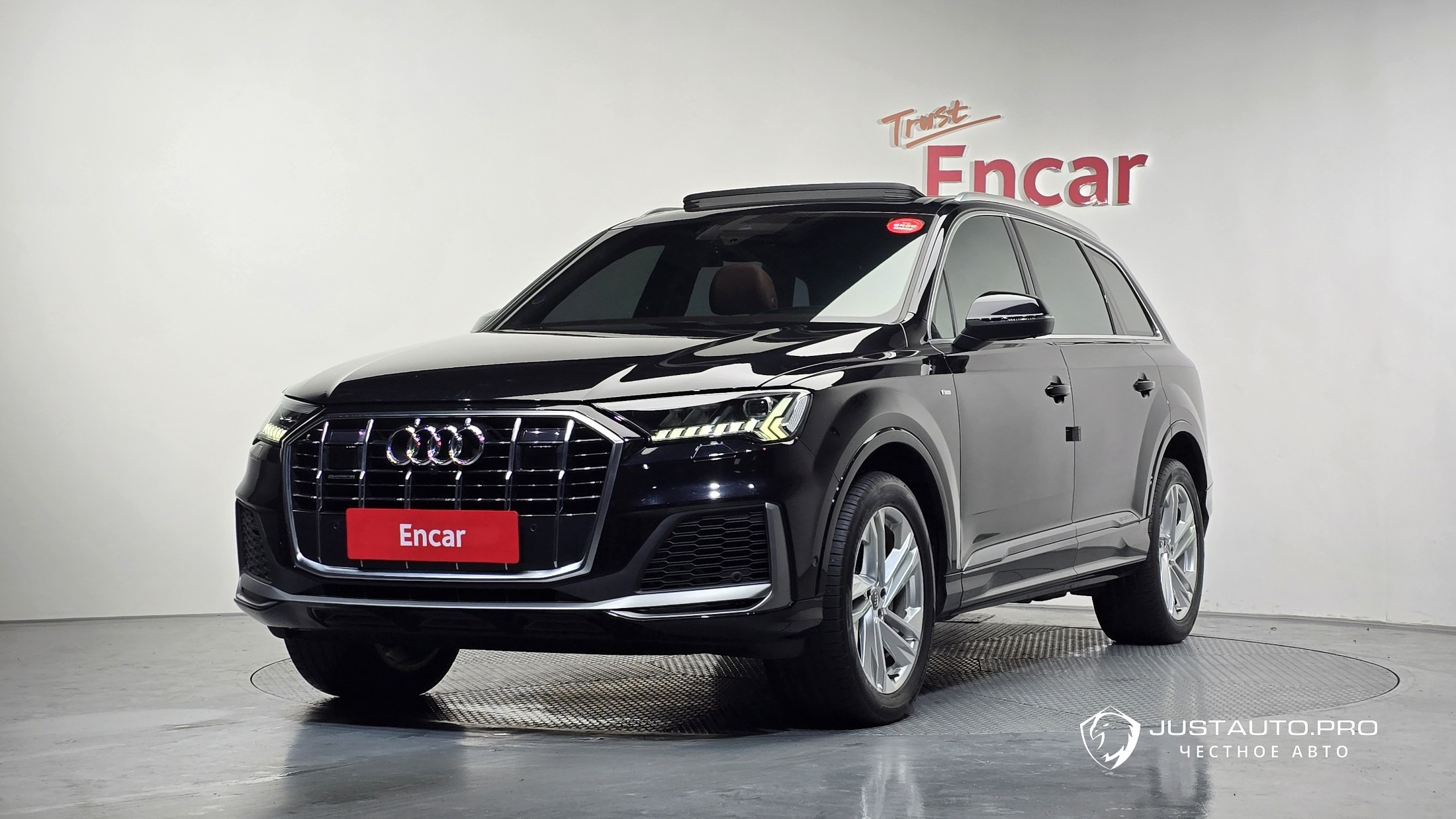 Автомобиль Audi Q7