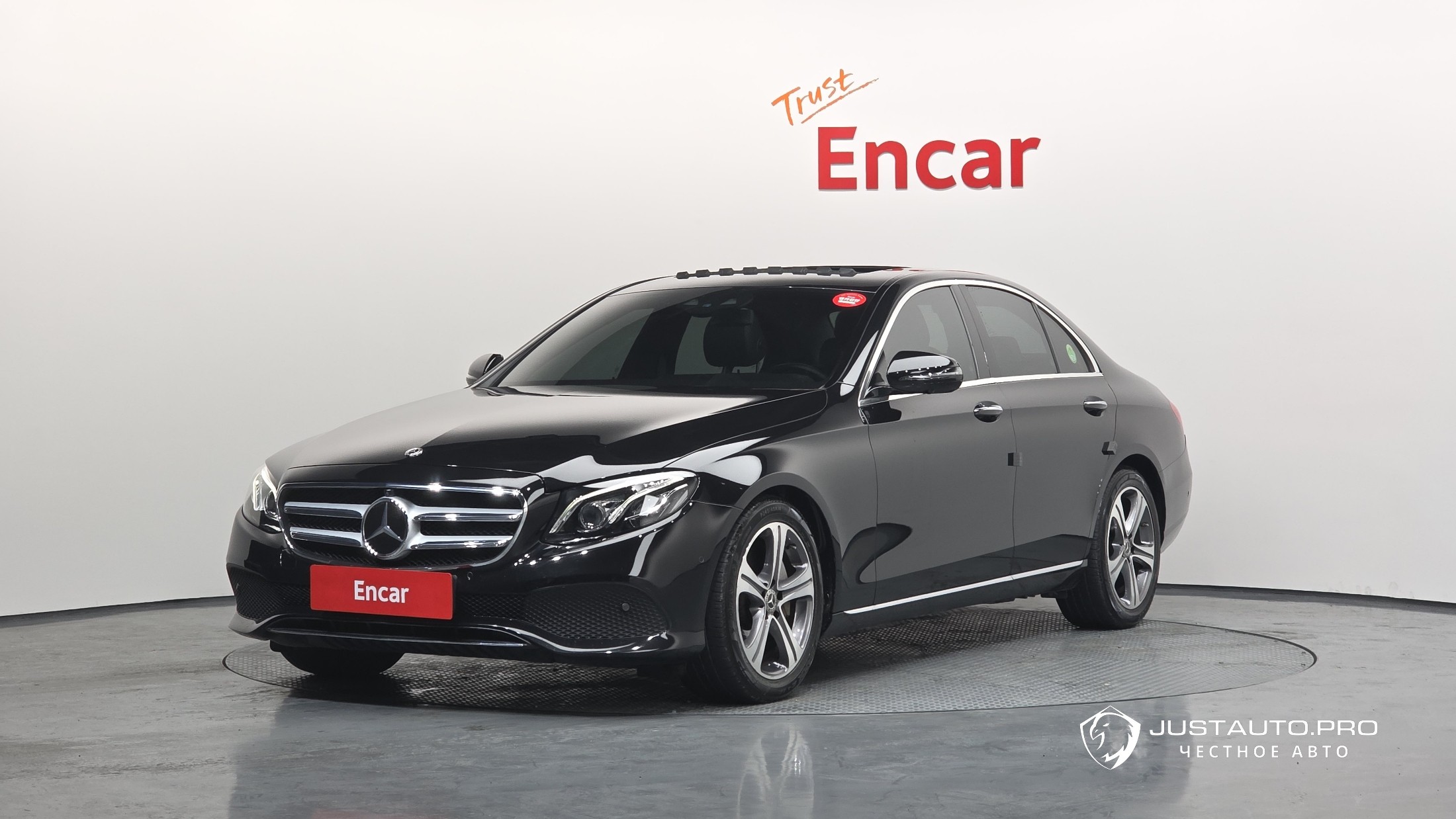 Автомобиль Mercedes-Benz E-Class