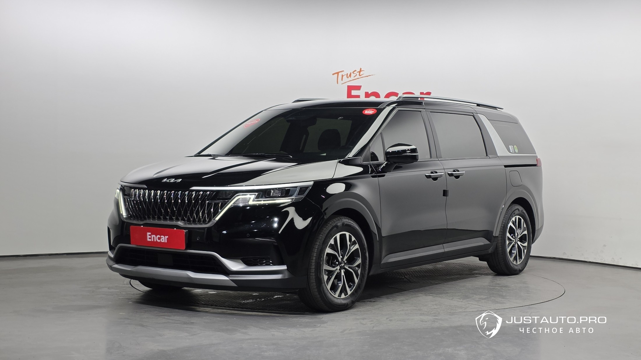 Автомобиль Kia Canival