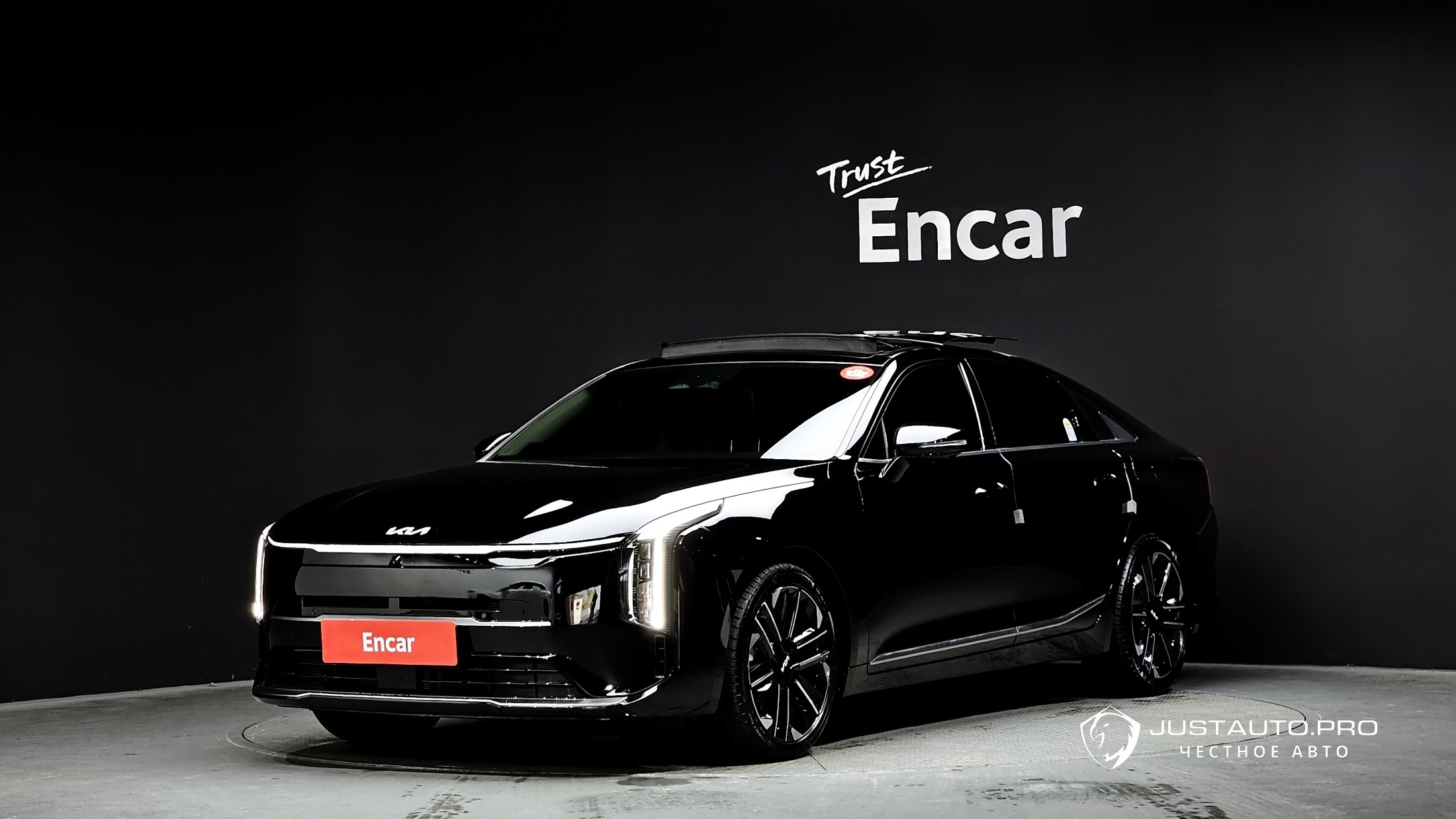 Автомобиль Kia K8