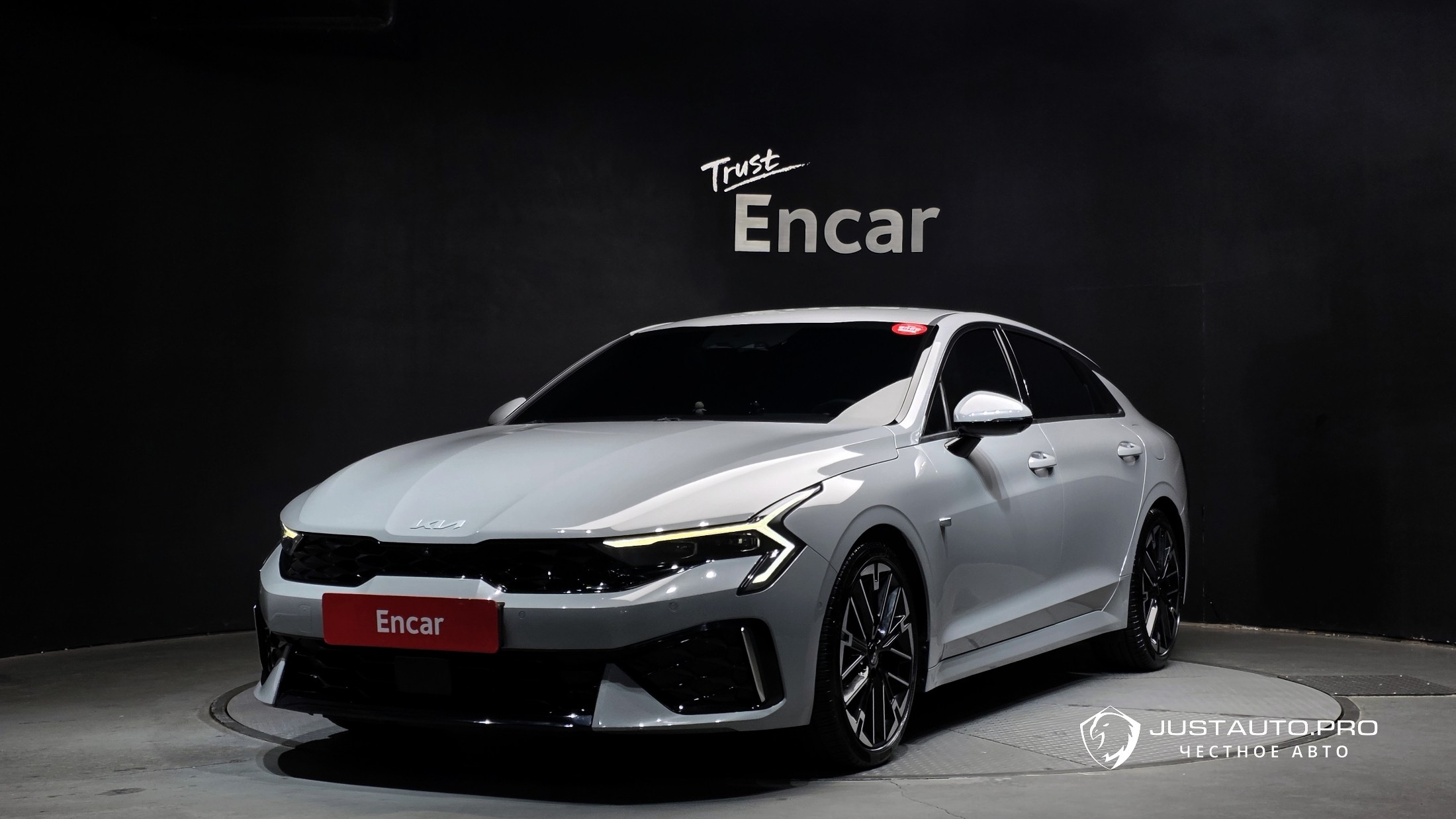 Автомобиль Kia K5