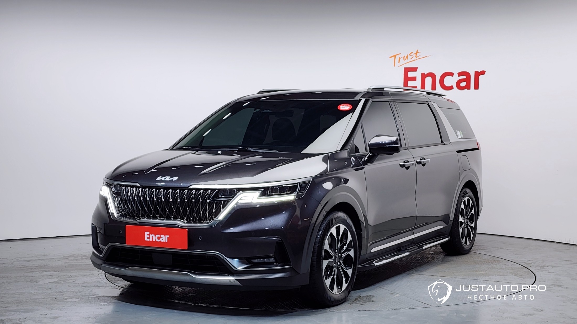 Автомобиль Kia Canival