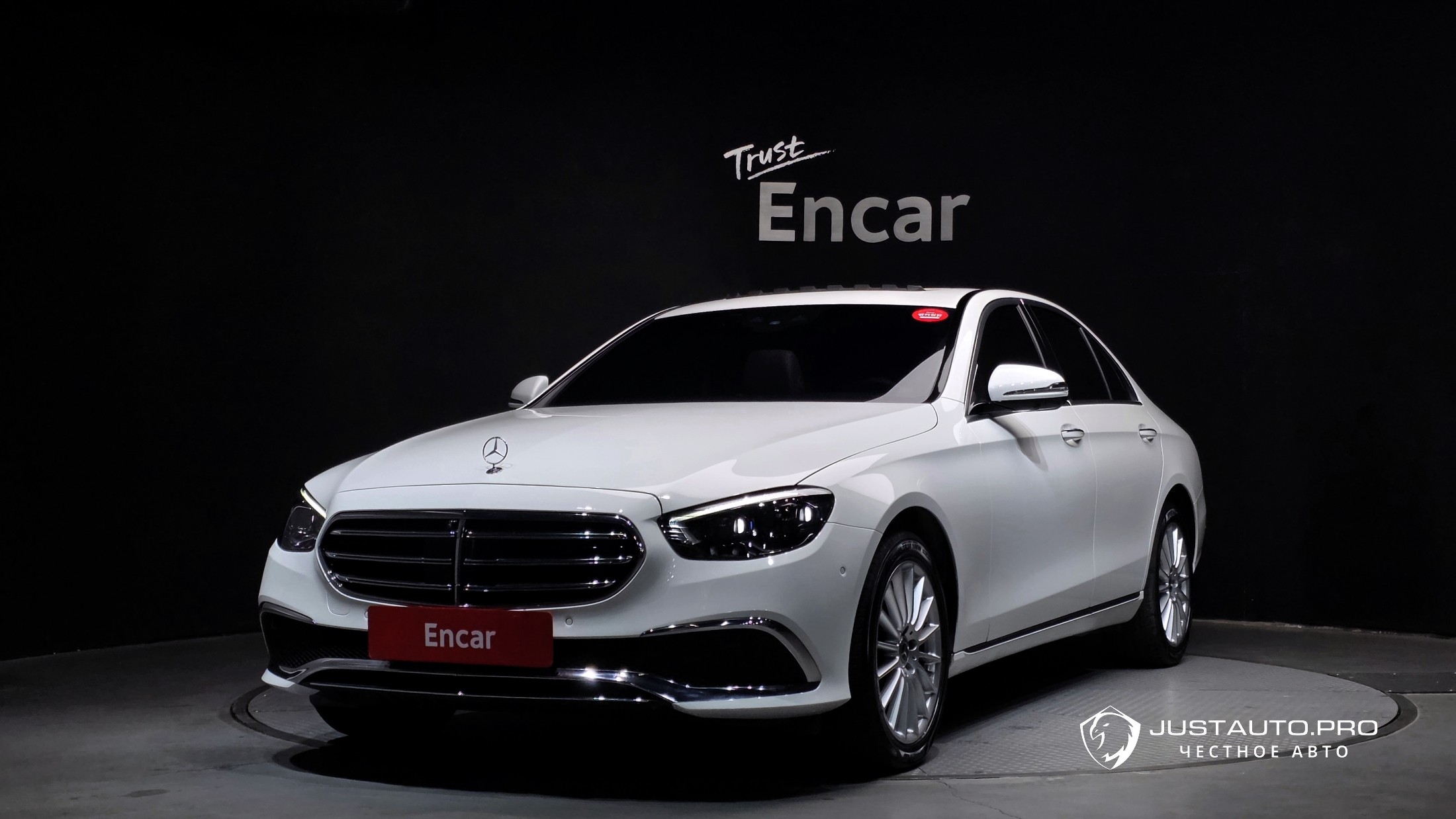 Автомобиль Mercedes-Benz E-Class