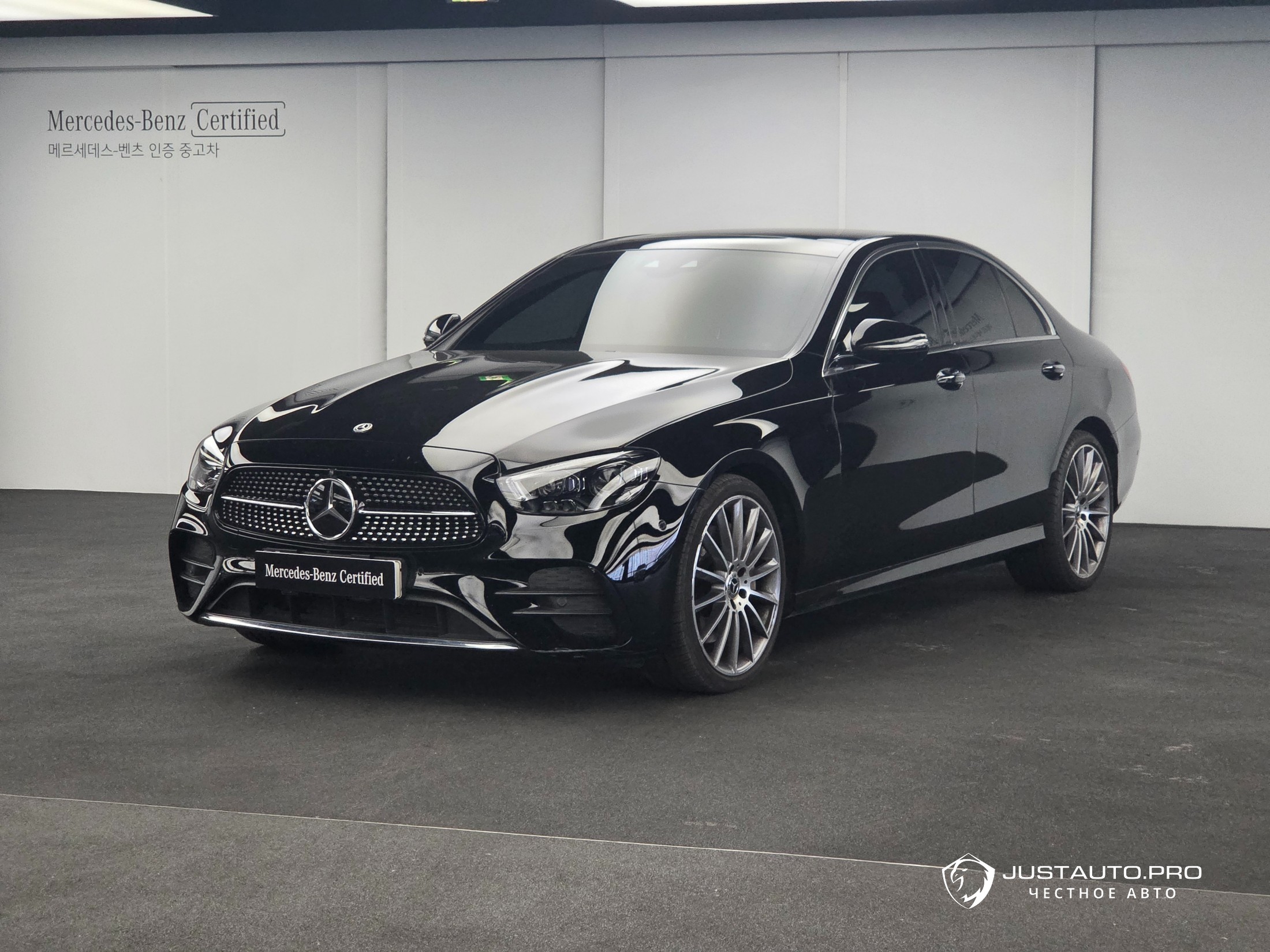 Автомобиль Mercedes-Benz E-Class
